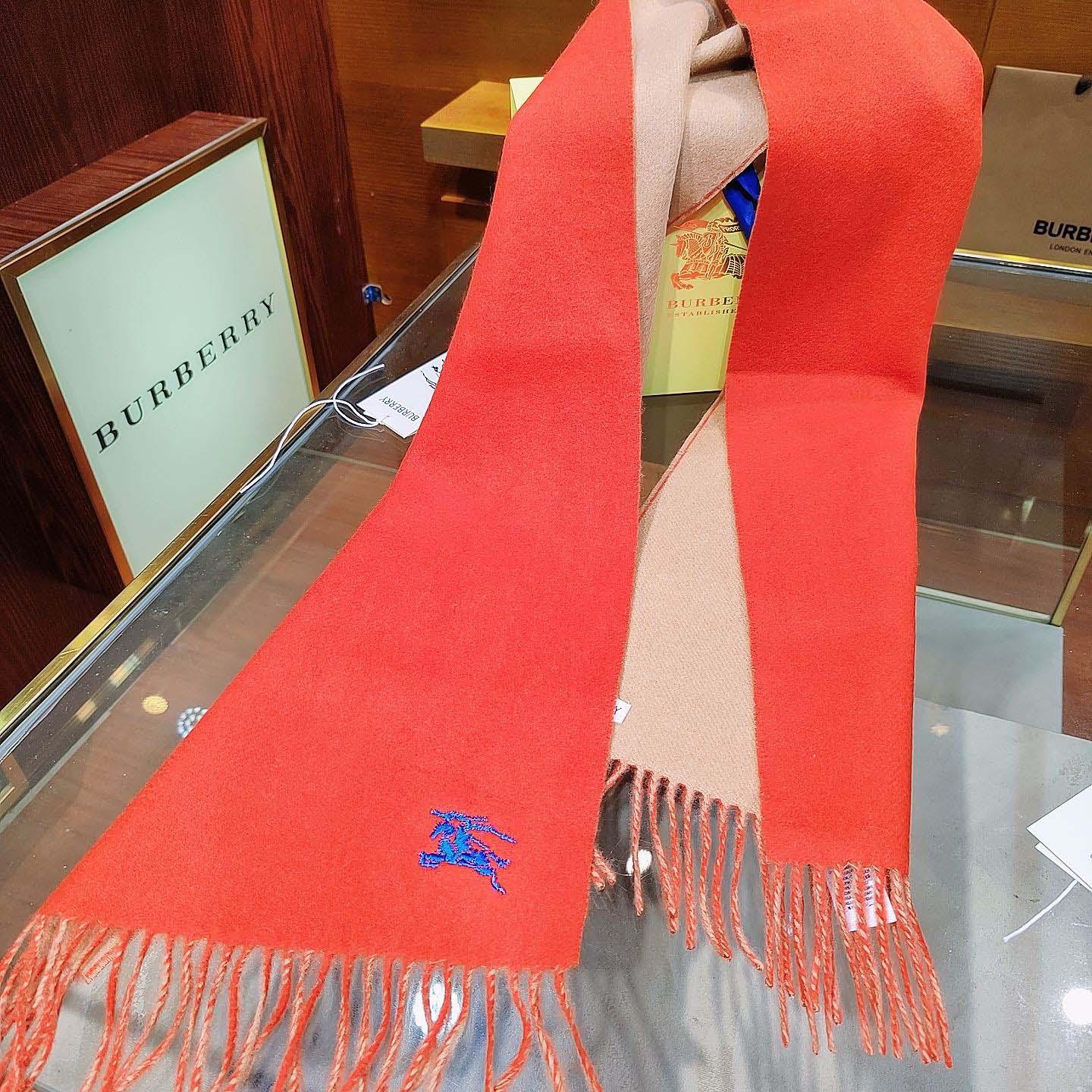 Burberry Reversible Cashmere Scarf - PerfectKickZ