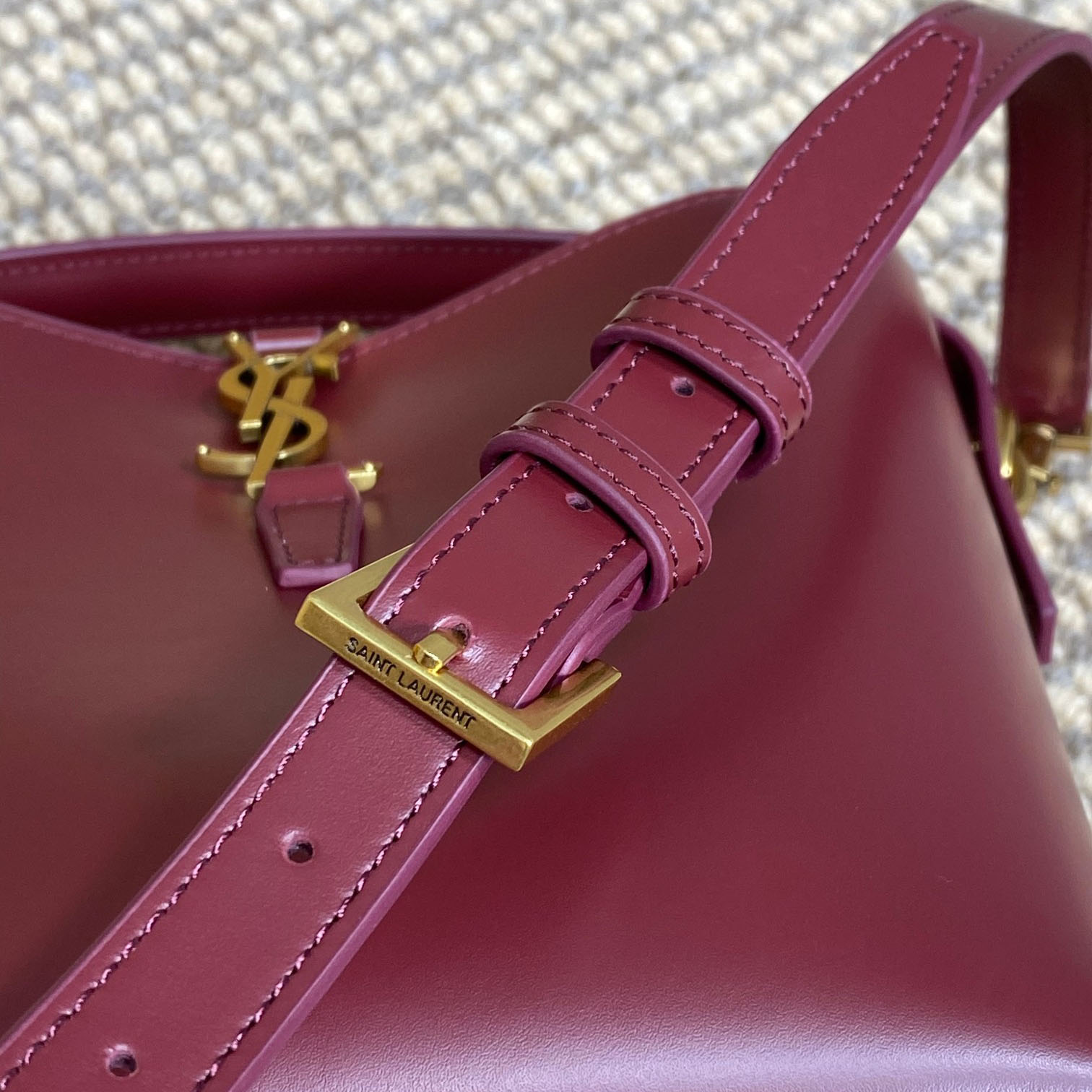 Saint Laurent Le 37 Small In Shiny Leather - PerfectKickZ