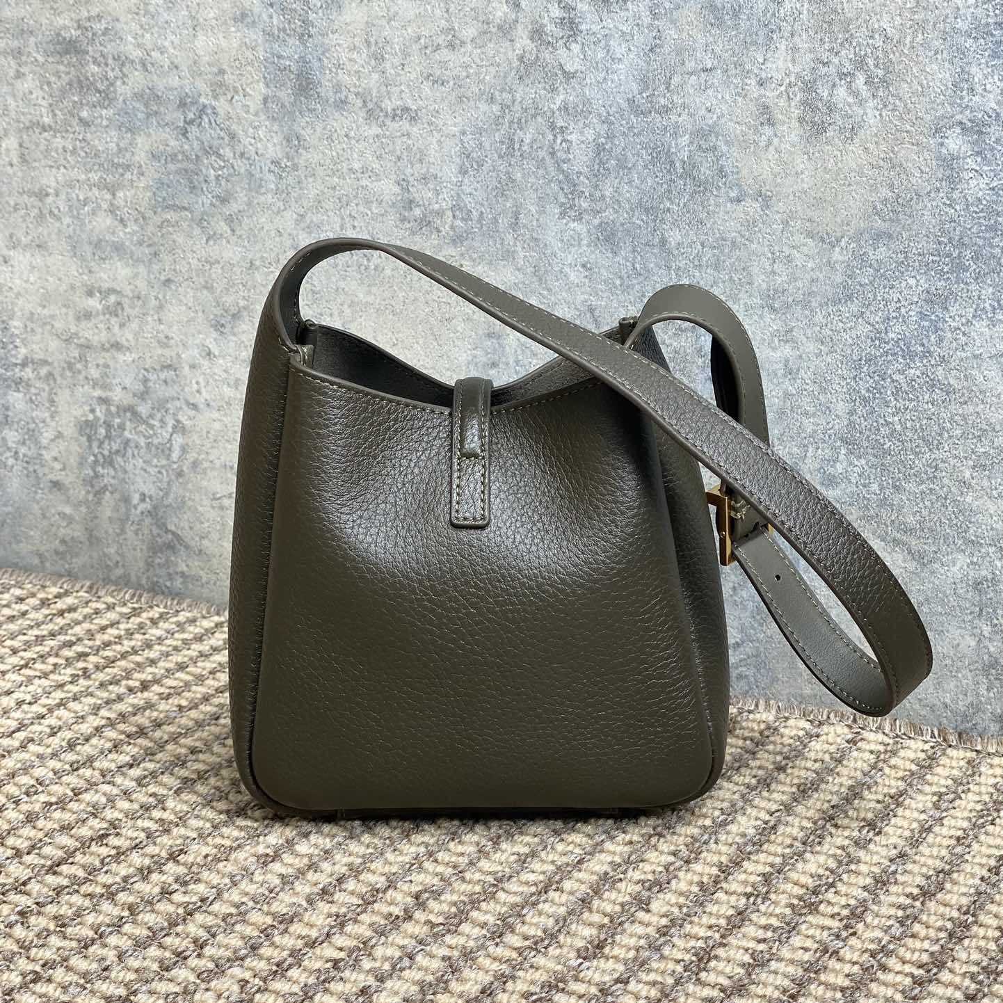 Saint Laurent LE 5 À 7 Supple Baby In Grained Leather - PerfectKickZ