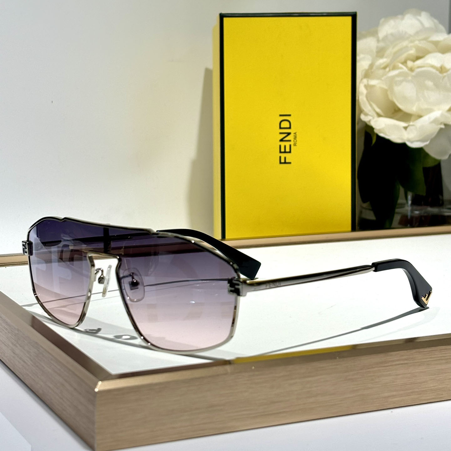 Fendi Sky Sunglasses   FE40129U - 