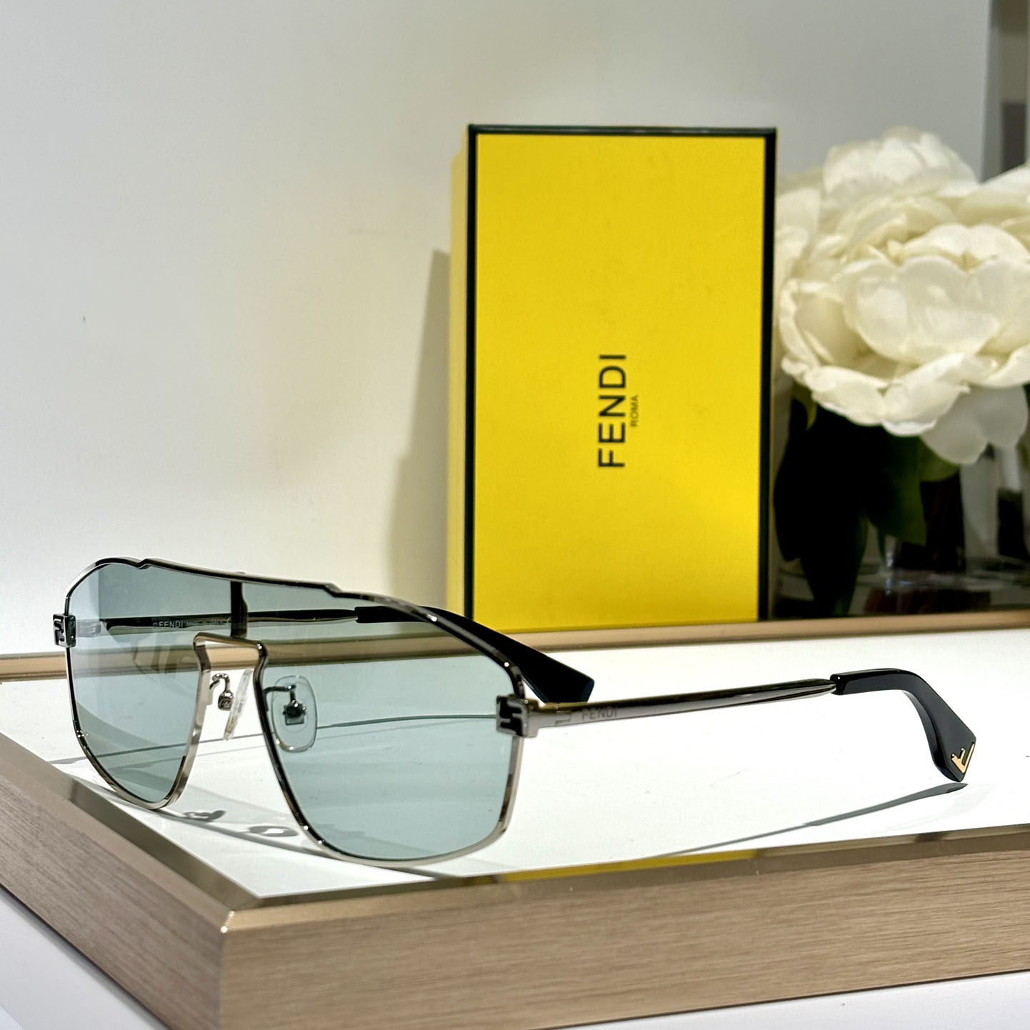 Fendi Sky Sunglasses   FE40129U - 