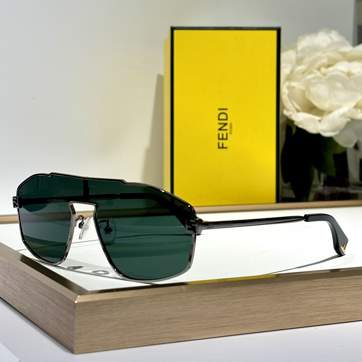 Fendi Sky Sunglasses   FE40129U - 