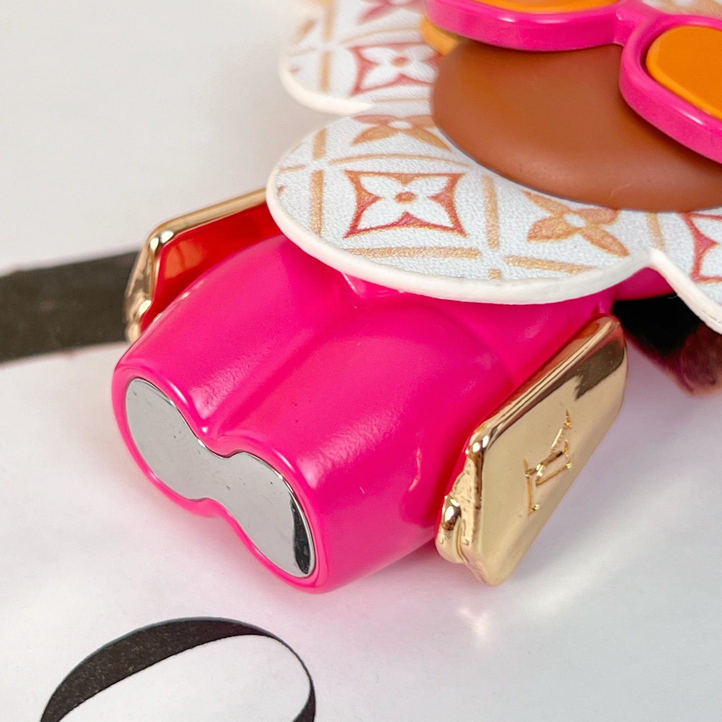 Louis Vuitton Vivienne Bag Charm   M01958 - PerfectKickZ