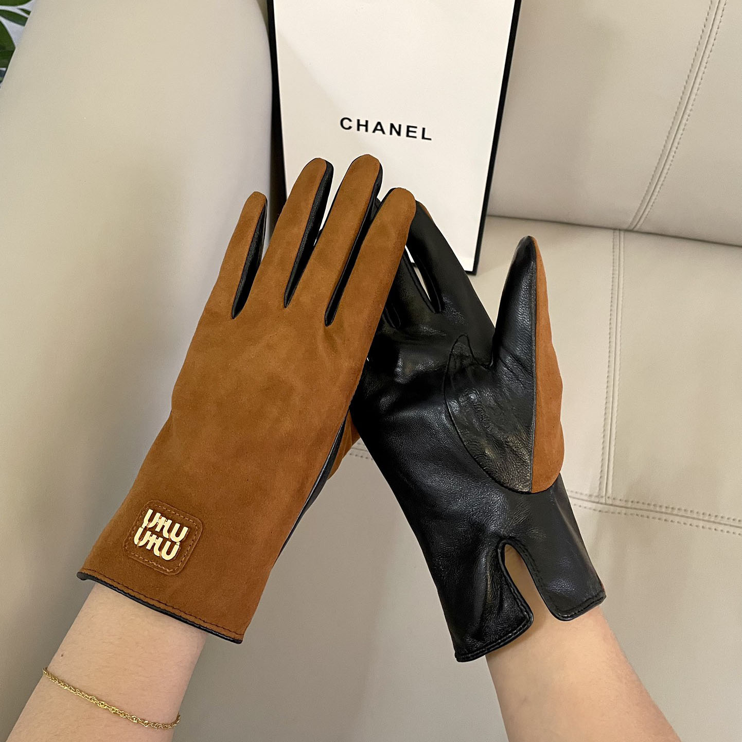 Miu Miu Gloves  - 