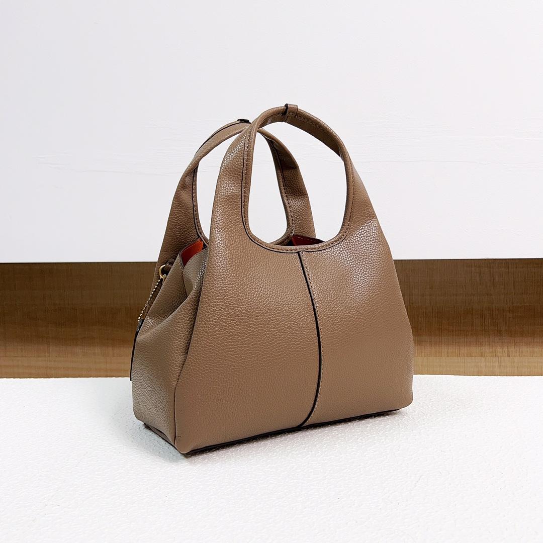 Coach Lana Shoulder Bag 23  - PerfectKickZ