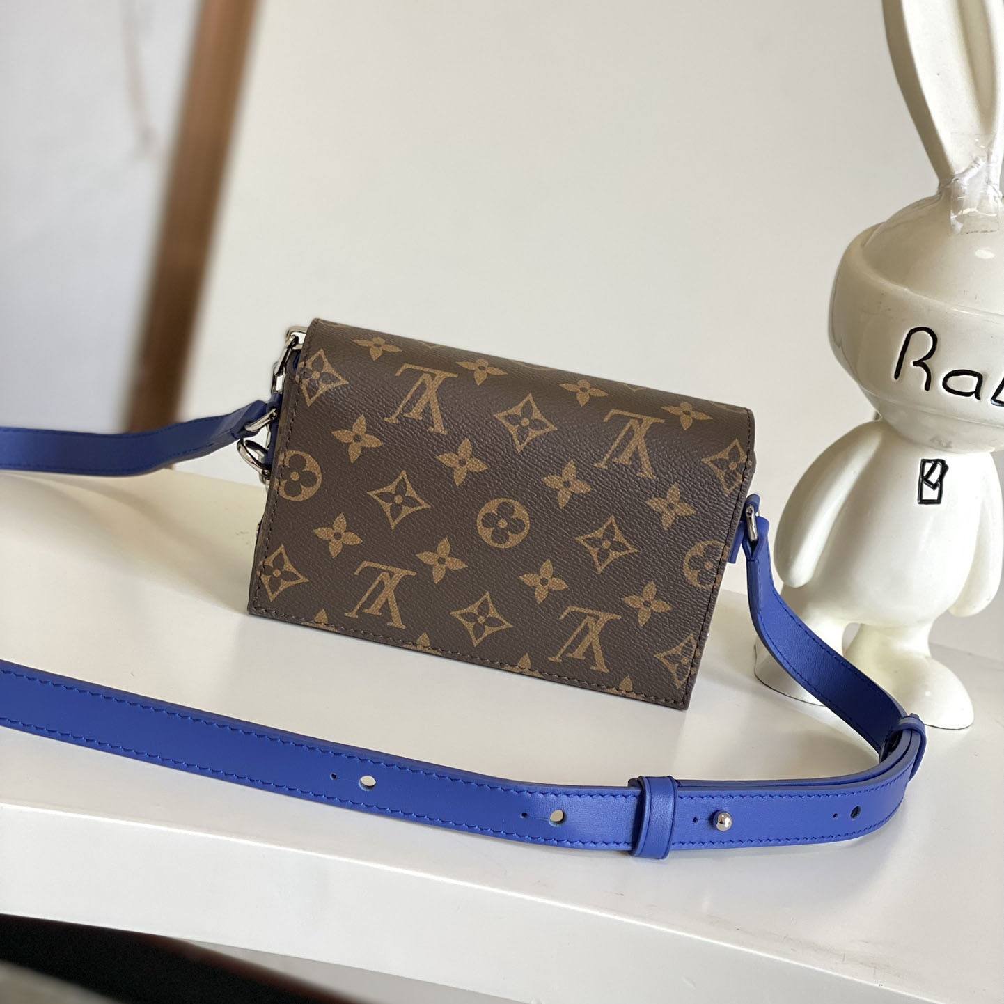 Louis Vuitton Steamer Wearable Wallet  M12810 - PerfectKickZ