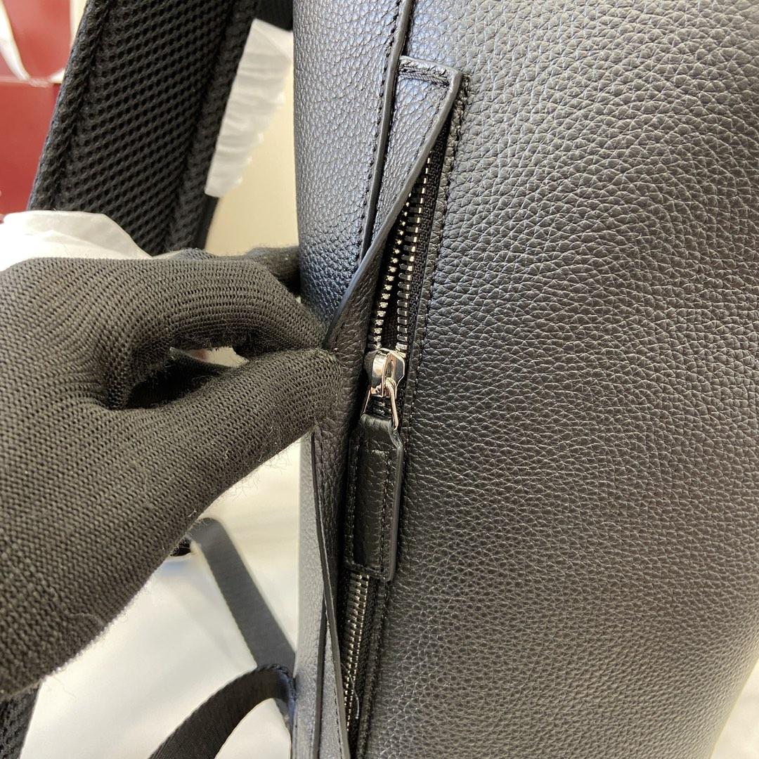 Gucci Large Backpack With Web - PerfectKickZ