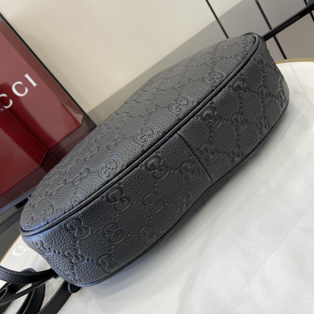 Gucci GG Emblem Medium Shoulder Bag - PerfectKickZ