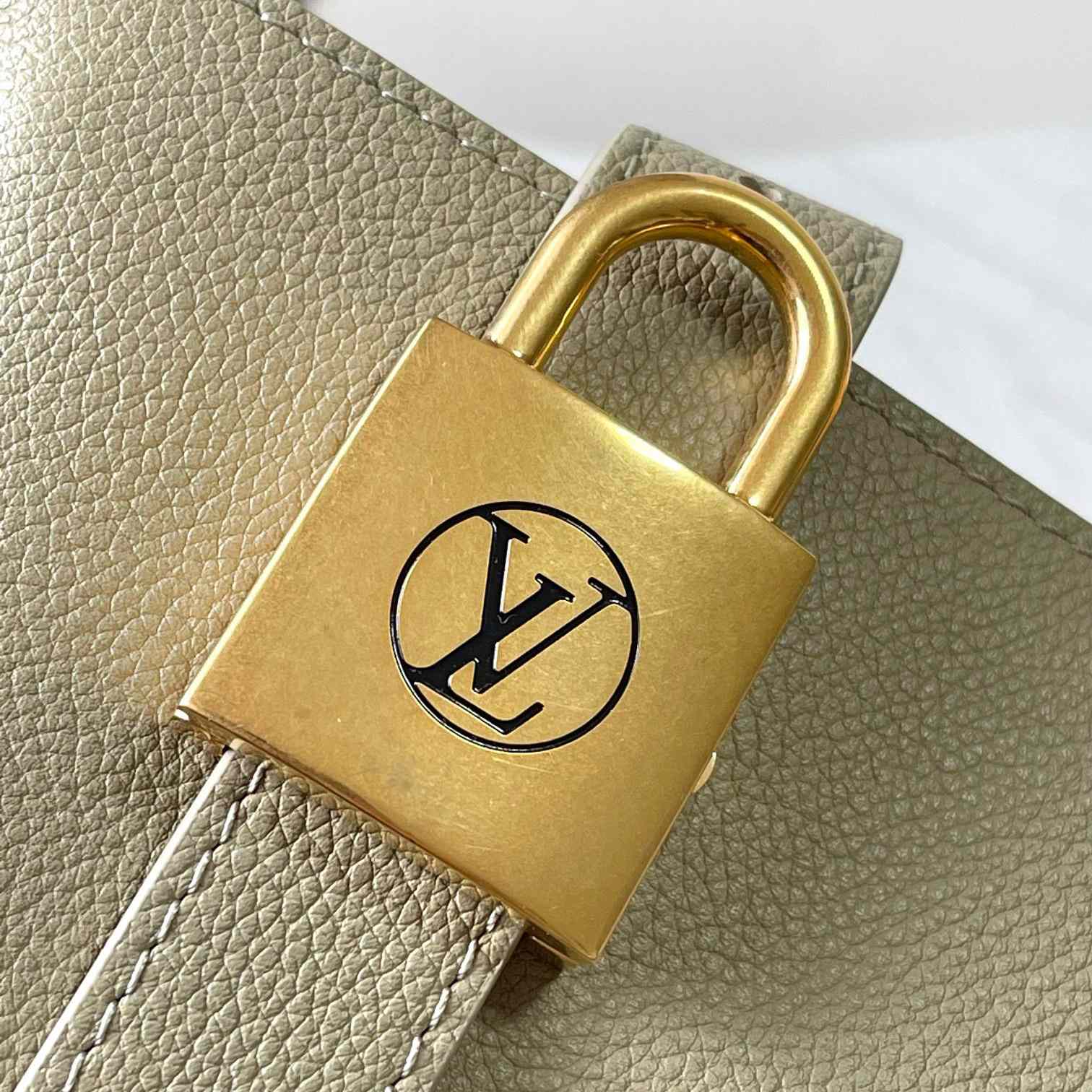 Louis Vuitton Low Key Cabas MM  M25343 - PerfectKickZ
