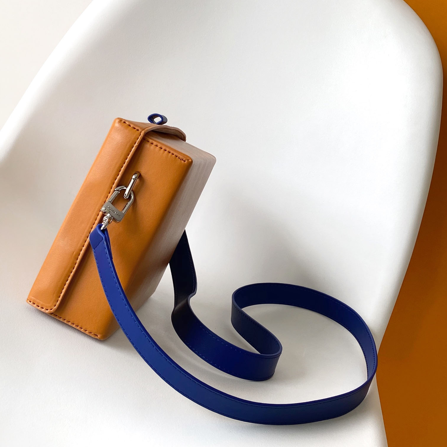 Louis Vuitton Shopper Clutch  M13984 - PerfectKickZ