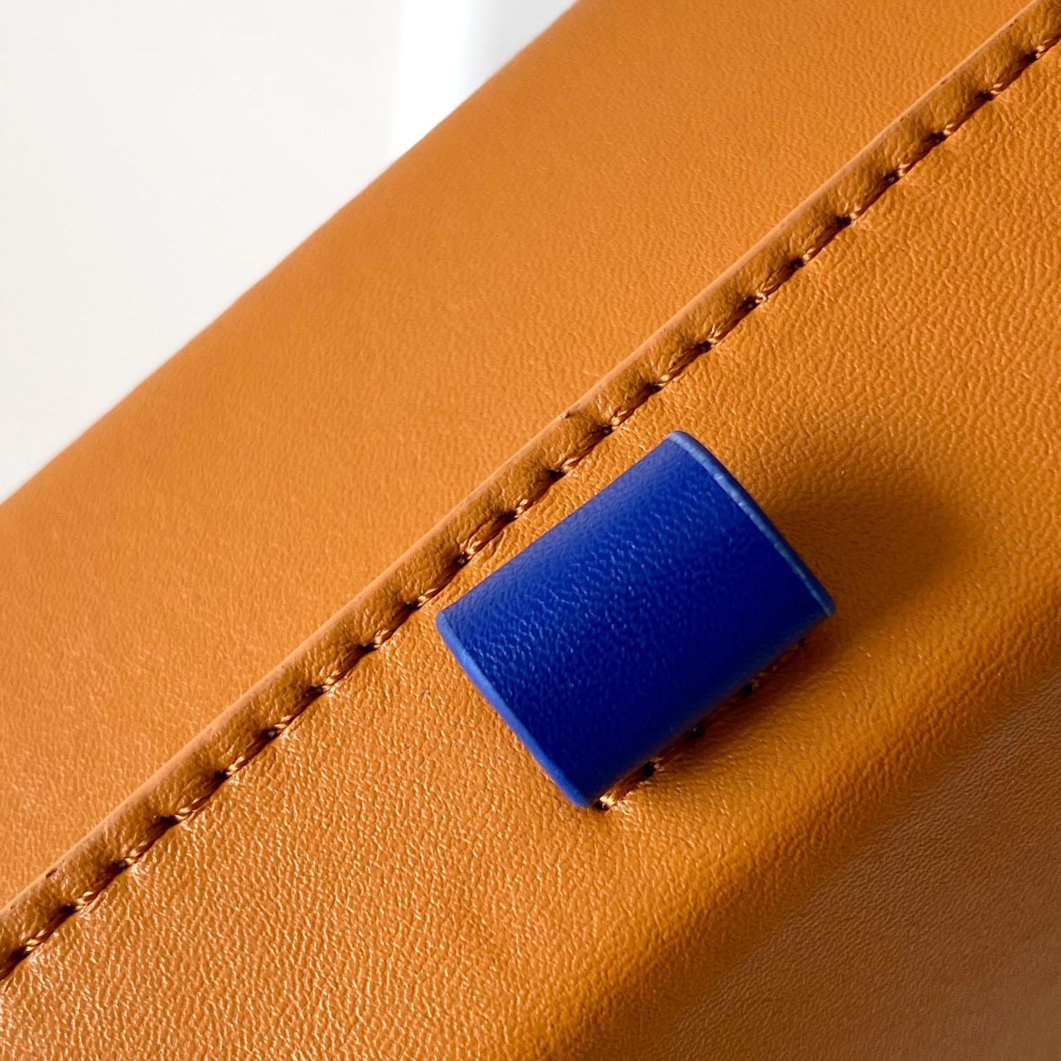 Louis Vuitton Shopper Clutch  M13984 - PerfectKickZ