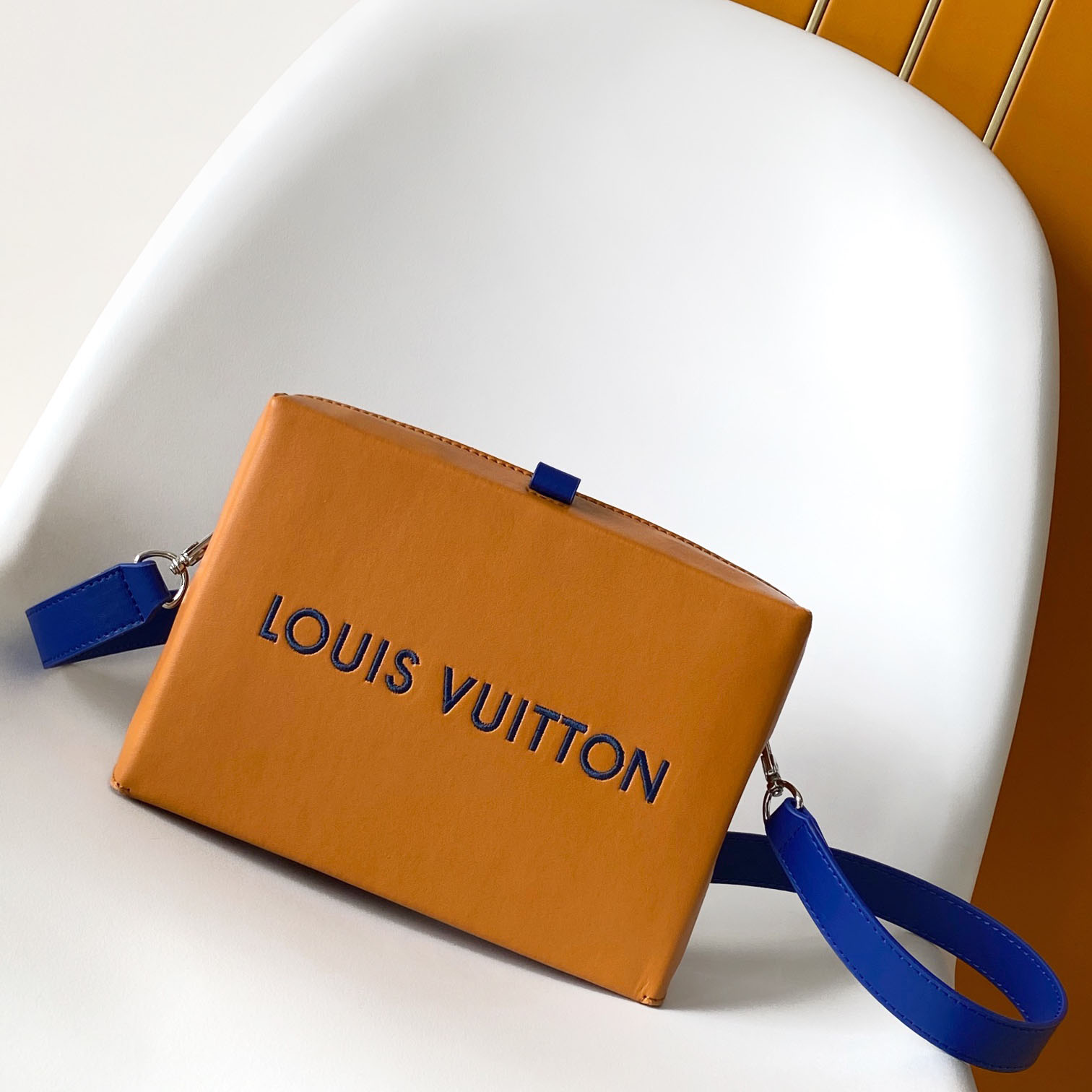 Louis Vuitton Shopper Clutch  M13984 - PerfectKickZ