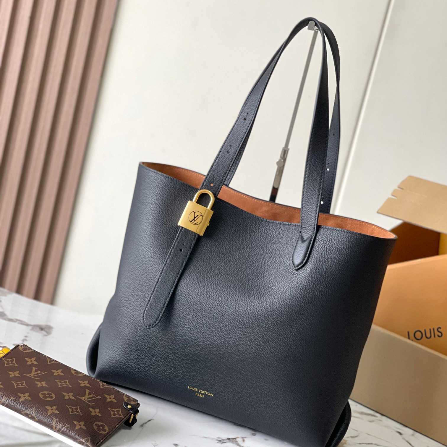 Louis Vuitton Low Key Cabas MM  M25341 - PerfectKickZ