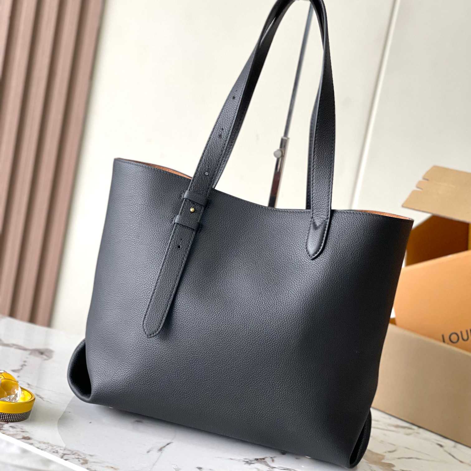 Louis Vuitton Low Key Cabas MM  M25341 - 