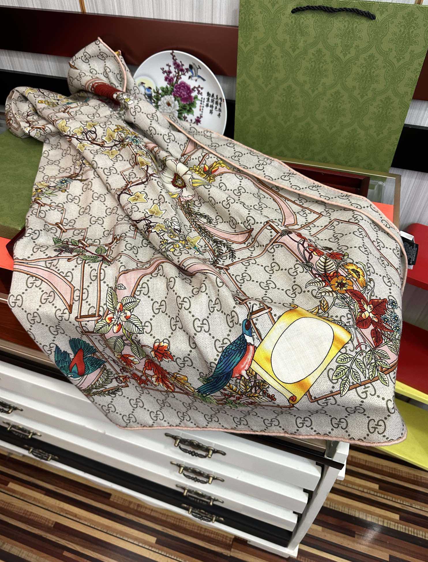 Gucci Scarf    140x140cm - PerfectKickZ