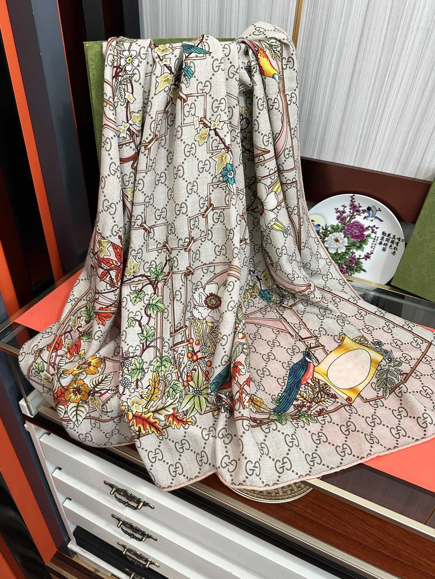 Gucci Scarf    140x140cm - PerfectKickZ
