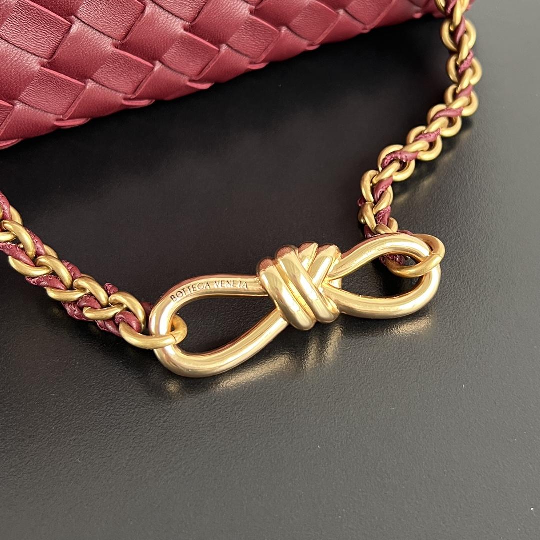Bottega Veneta Andiamo Chain Leather Shoulder Bag （25x22x10.5cm） - PerfectKickZ