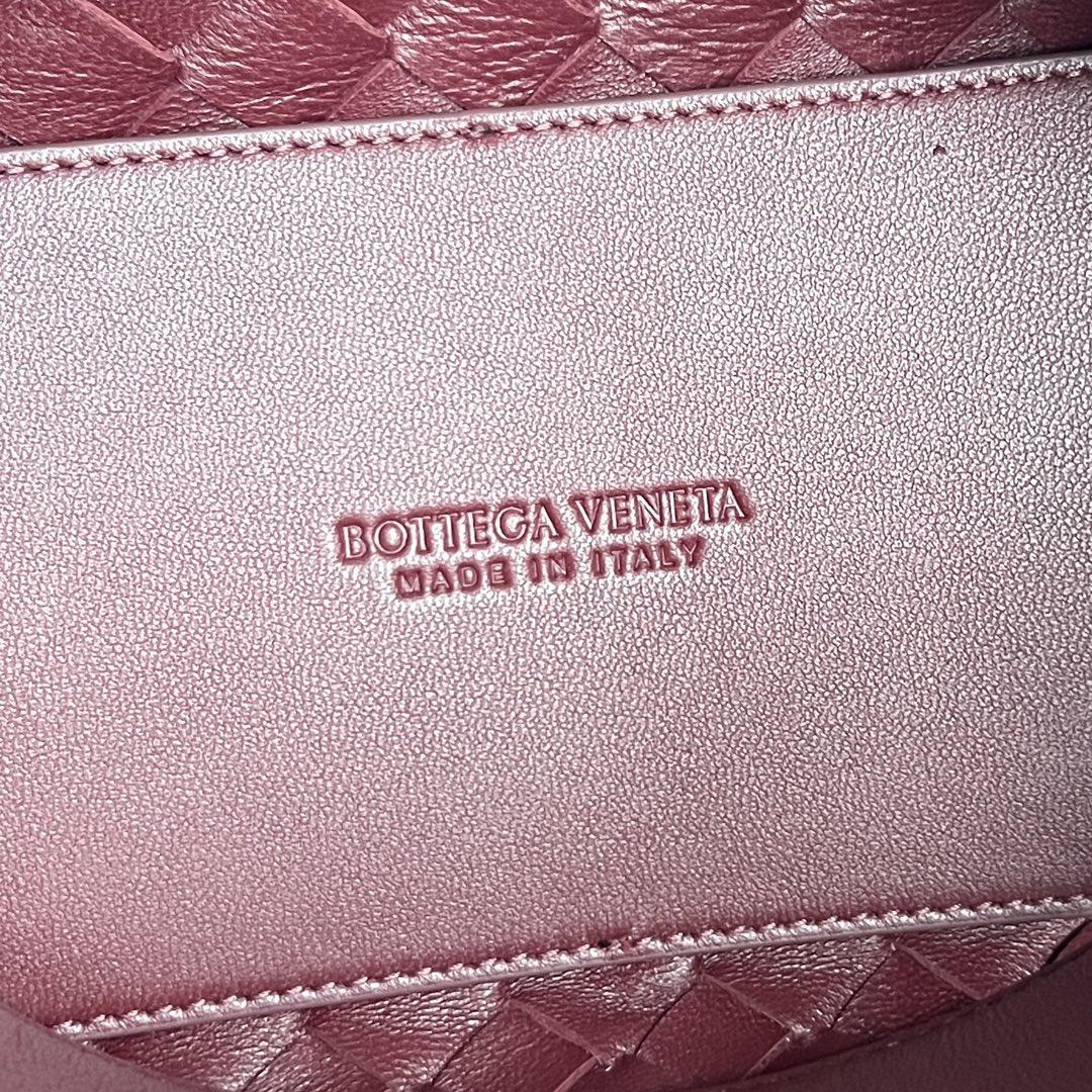 Bottega Veneta Andiamo Chain Leather Shoulder Bag （25x22x10.5cm） - PerfectKickZ