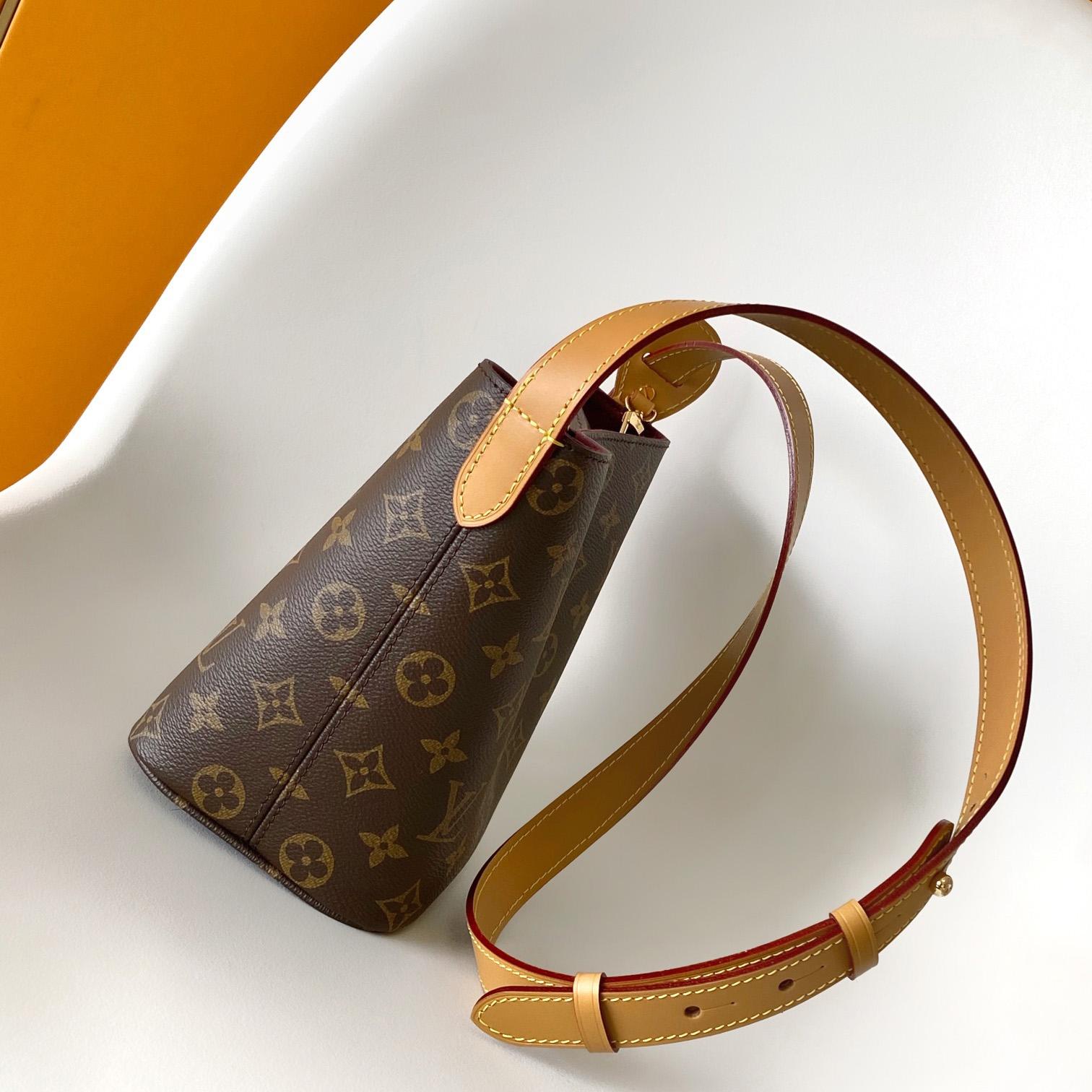 Louis Vuitton All In BB   M12925 - PerfectKickZ