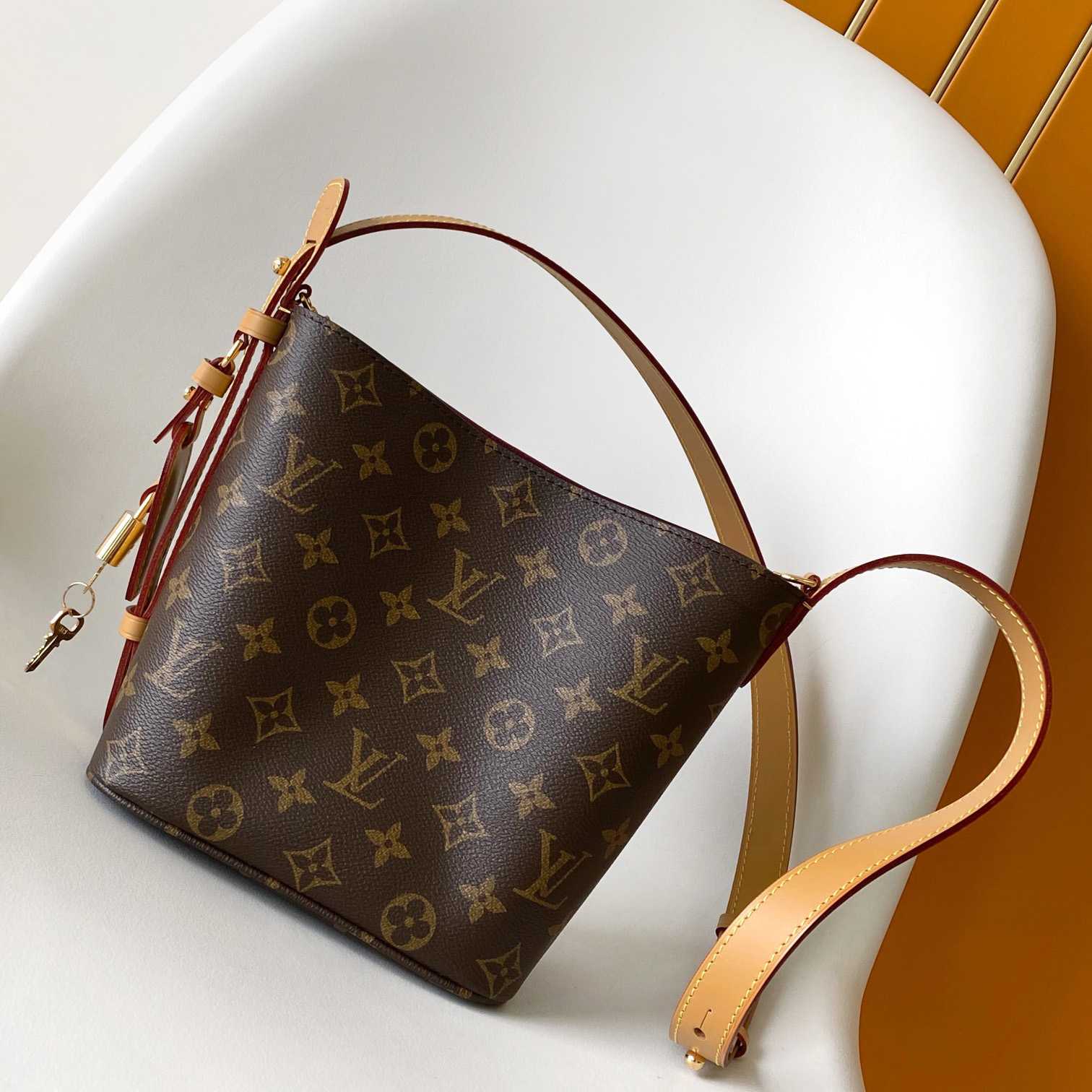 Louis Vuitton All In BB   M12925 - PerfectKickZ
