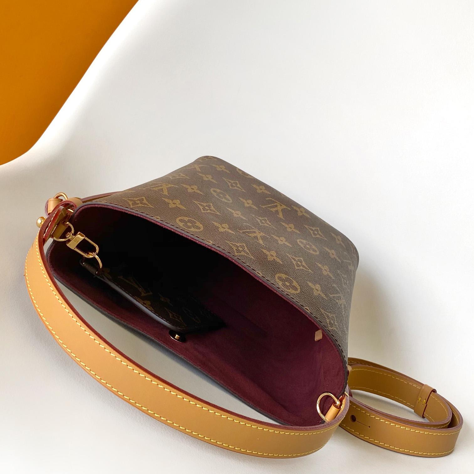 Louis Vuitton All In BB   M12925 - PerfectKickZ
