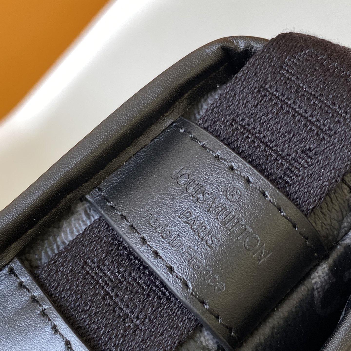 Louis Vuitton Bosphore Wearable Wallet   M12599 - PerfectKickZ