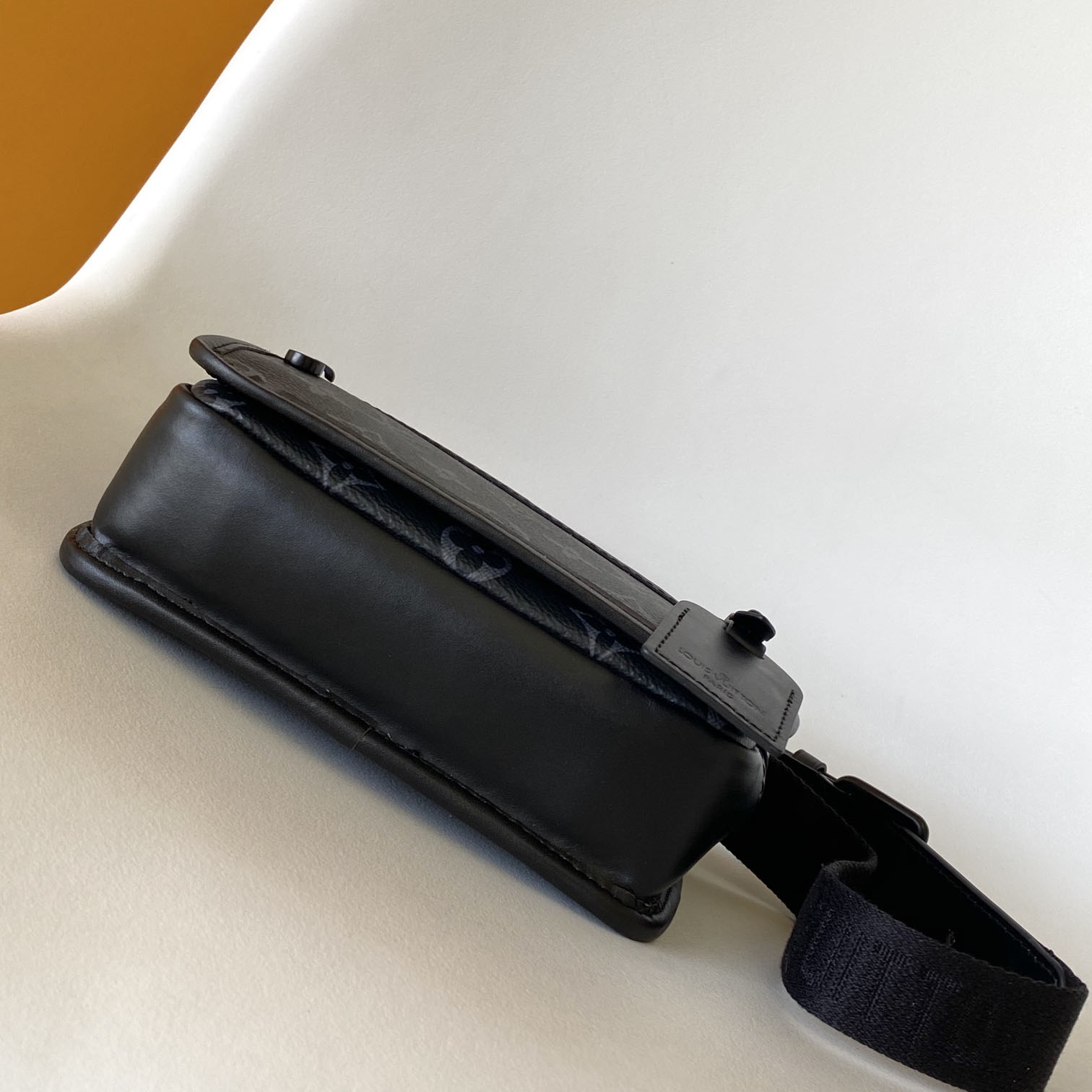 Louis Vuitton Bosphore Wearable Wallet   M12599 - PerfectKickZ