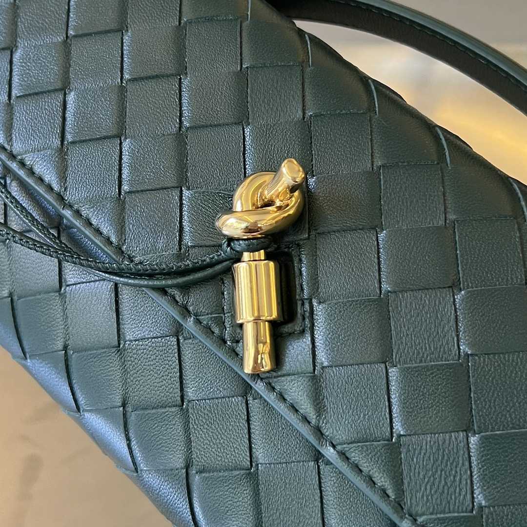 Bottega Veneta Andiamo Clutch 31*13*3cm - PerfectKickZ