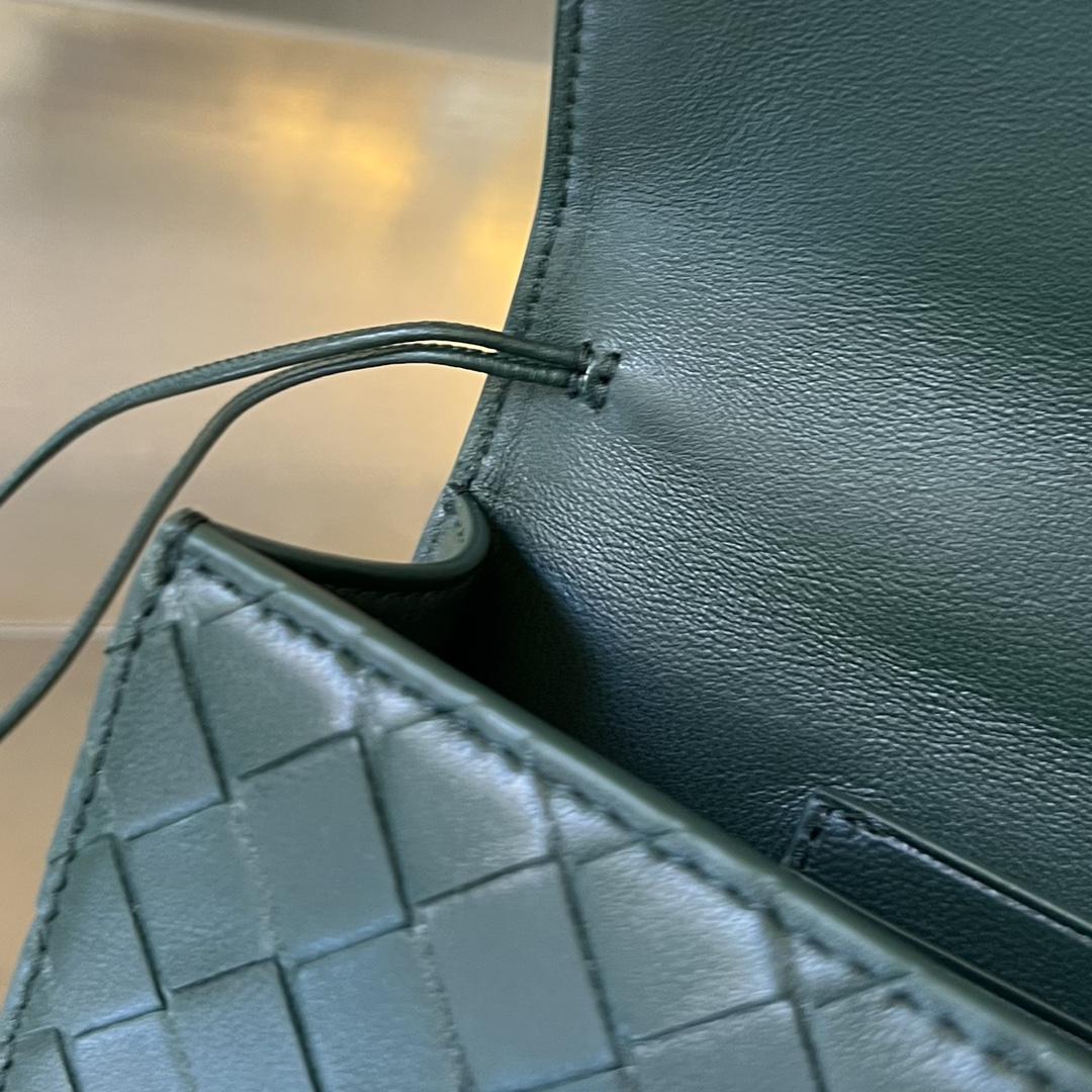 Bottega Veneta Andiamo Clutch 31*13*3cm - PerfectKickZ