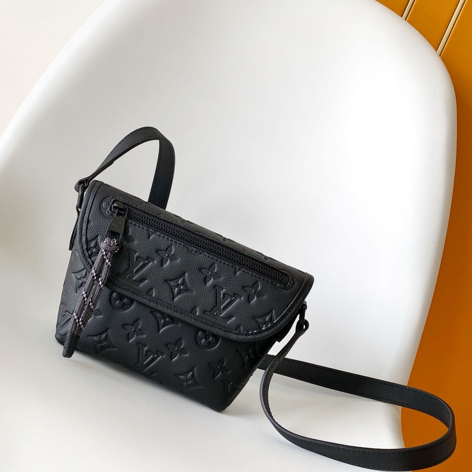 Louis Vuitton Pulse Wearable Wallet  M12636 - PerfectKickZ