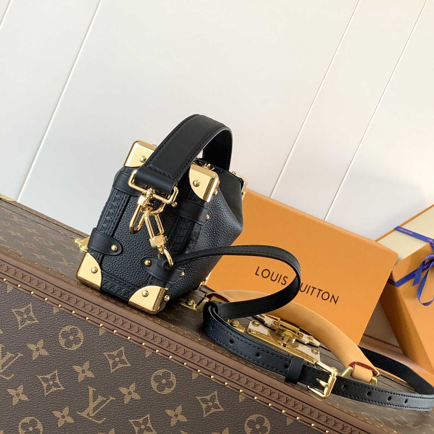 Louis Vuitton Side Trunk MM   M25160 （18 x 12 x 8cm） - 