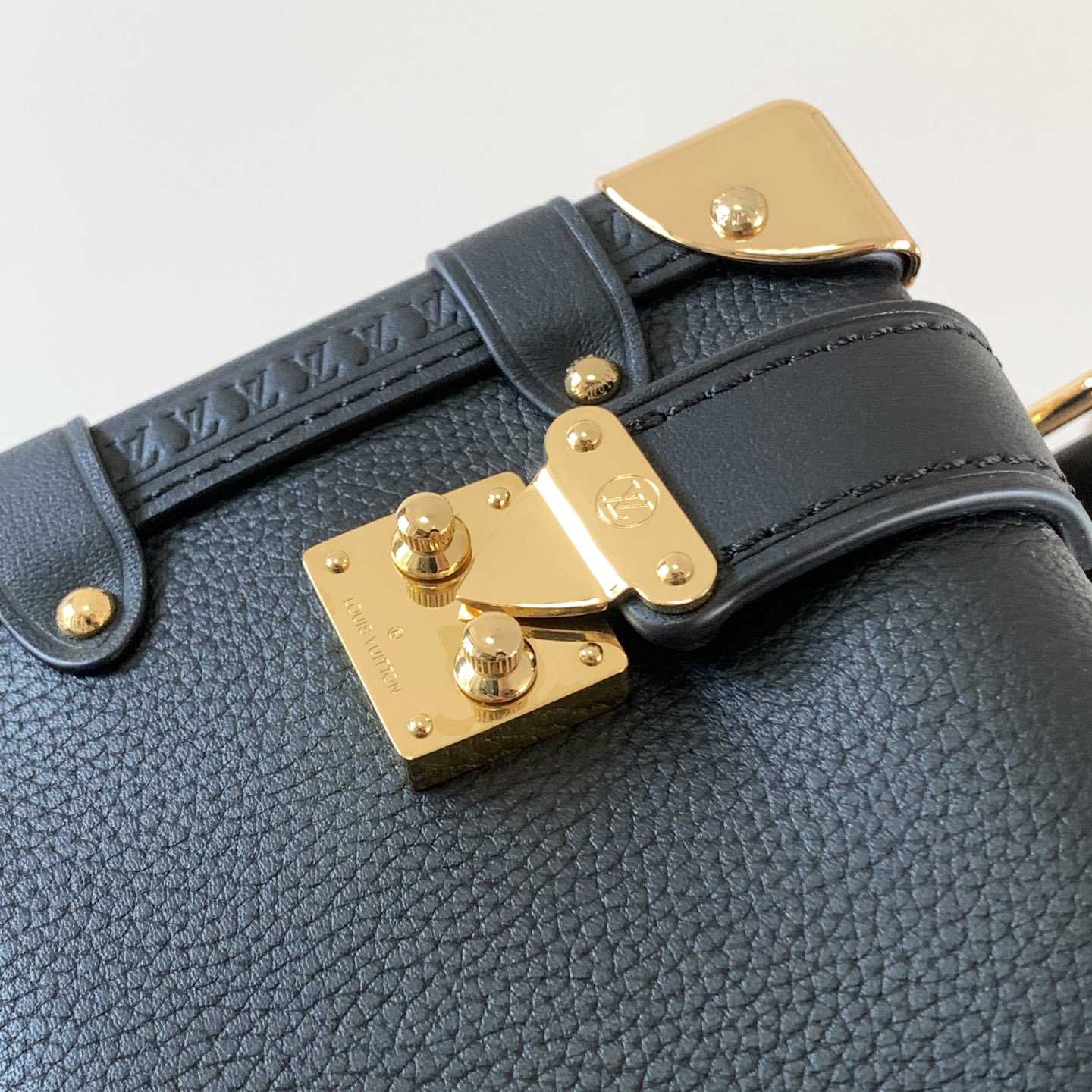 Louis Vuitton Side Trunk MM   M25160 （18 x 12 x 8cm） - 