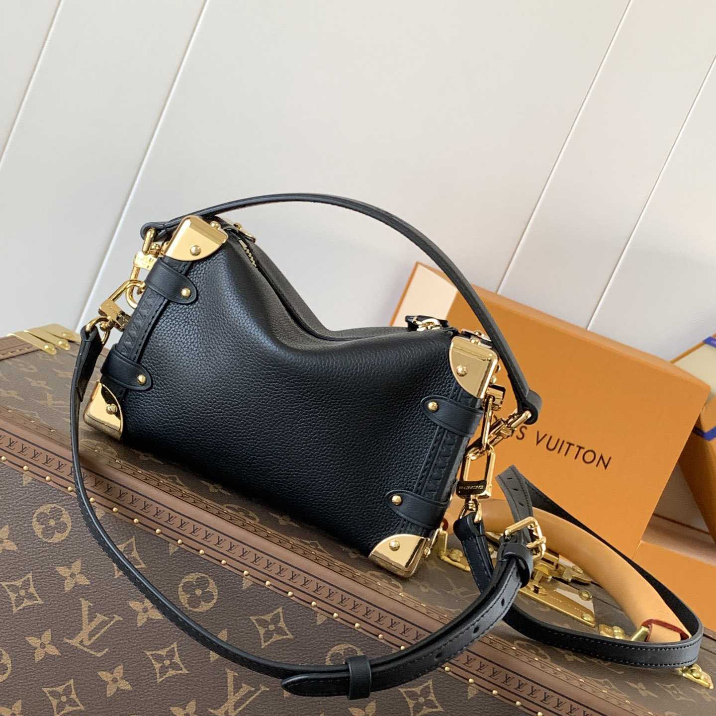 Louis Vuitton Side Trunk MM   M25160 （18 x 12 x 8cm） - 