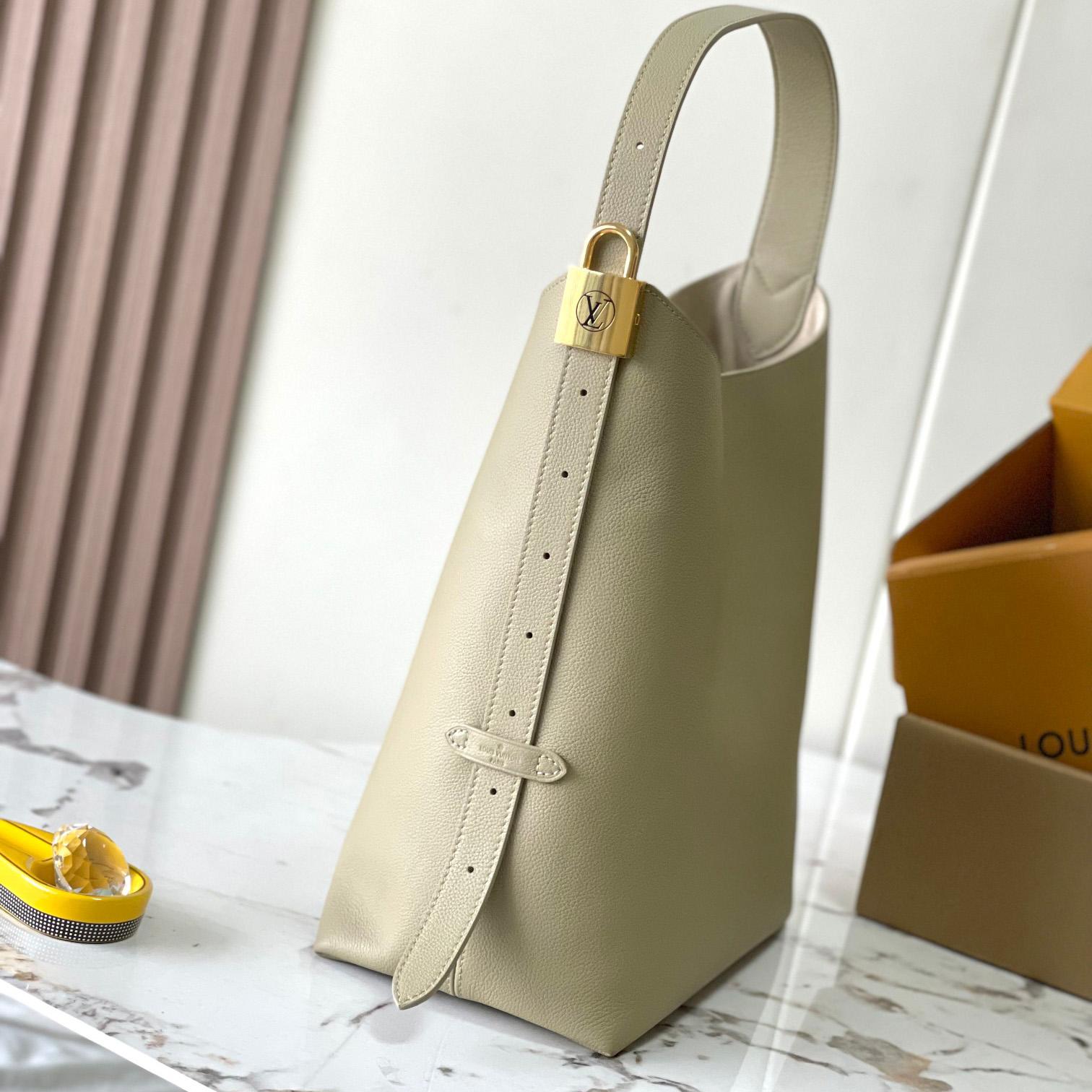 Louis Vuitton Low Key Hobo MM   M24988 - PerfectKickZ