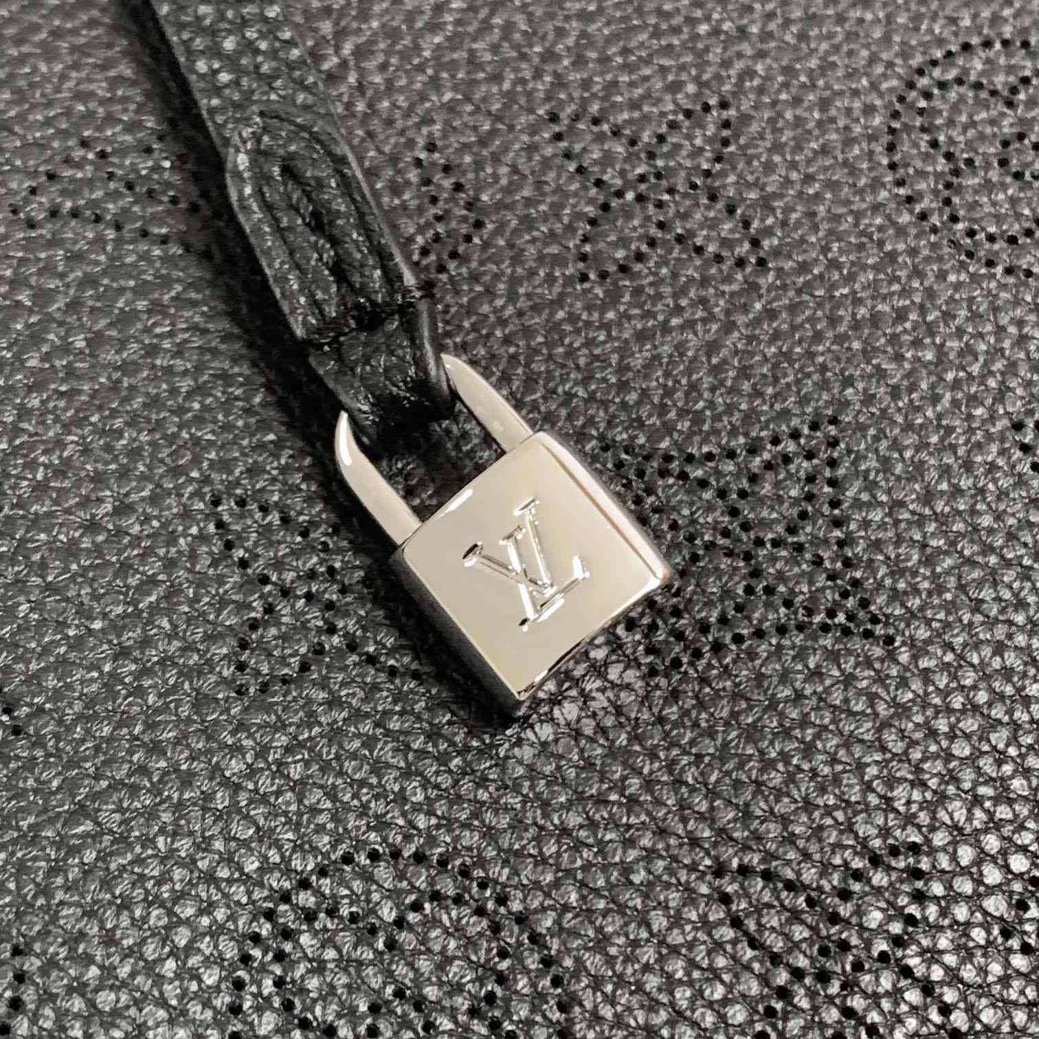 Louis Vuitton Flore  M12139 - PerfectKickZ