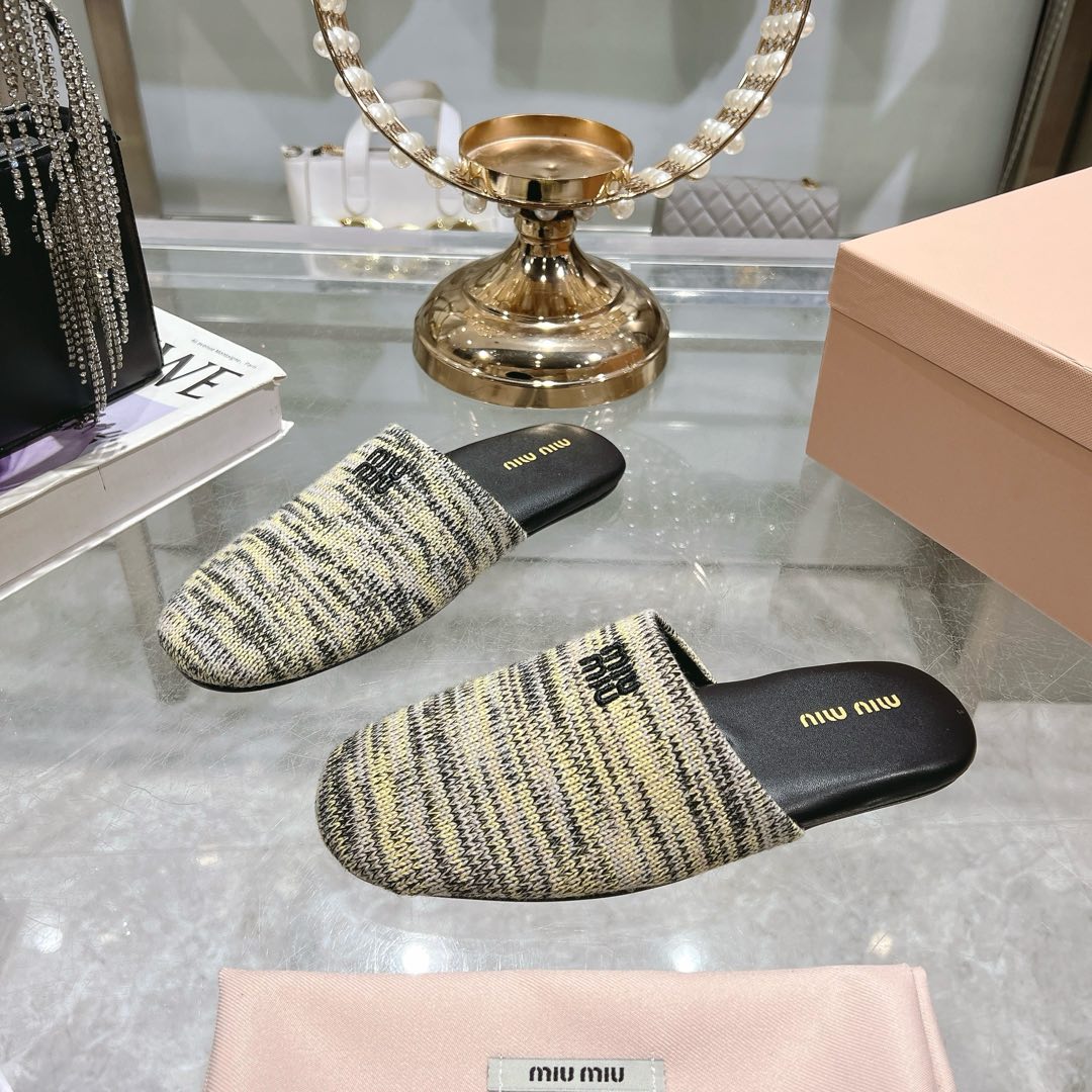 Miu Miu Wool slippers - 
