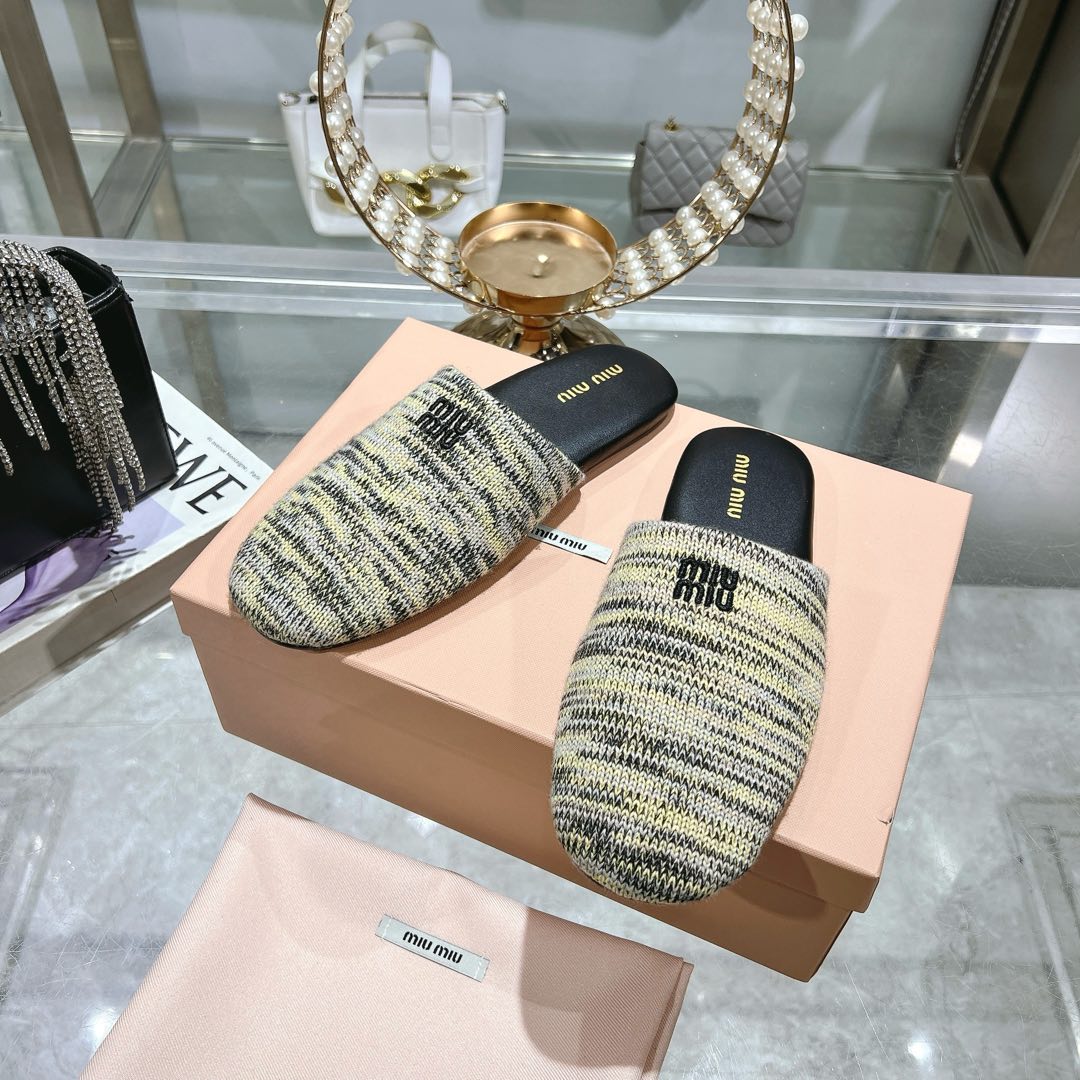 Miu Miu Wool slippers - 