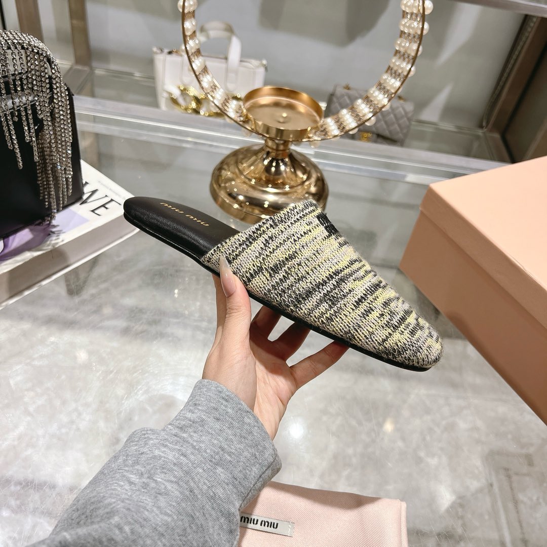 Miu Miu Wool slippers - 