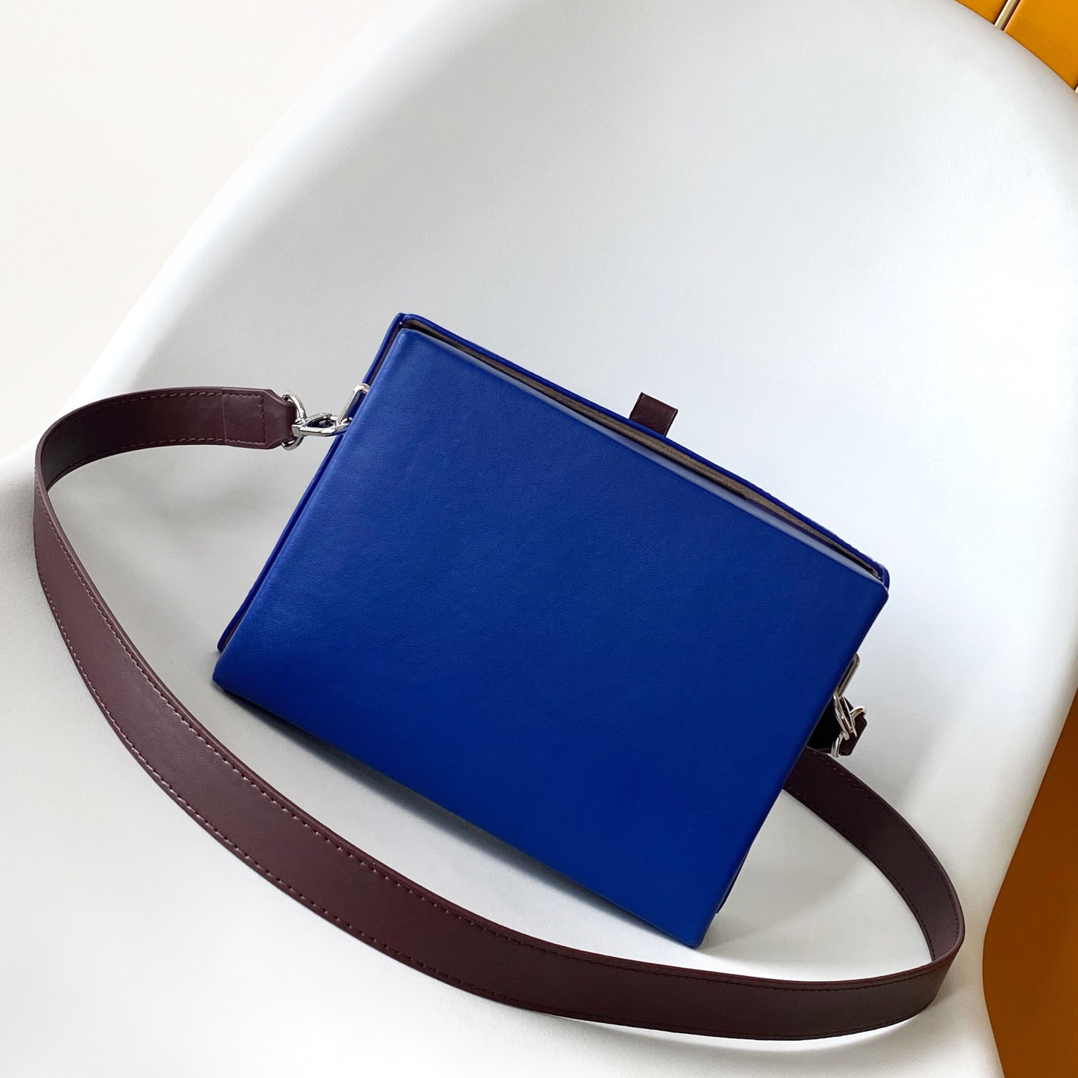Louis Vuitton Shopper Clutch  M14028 - PerfectKickZ