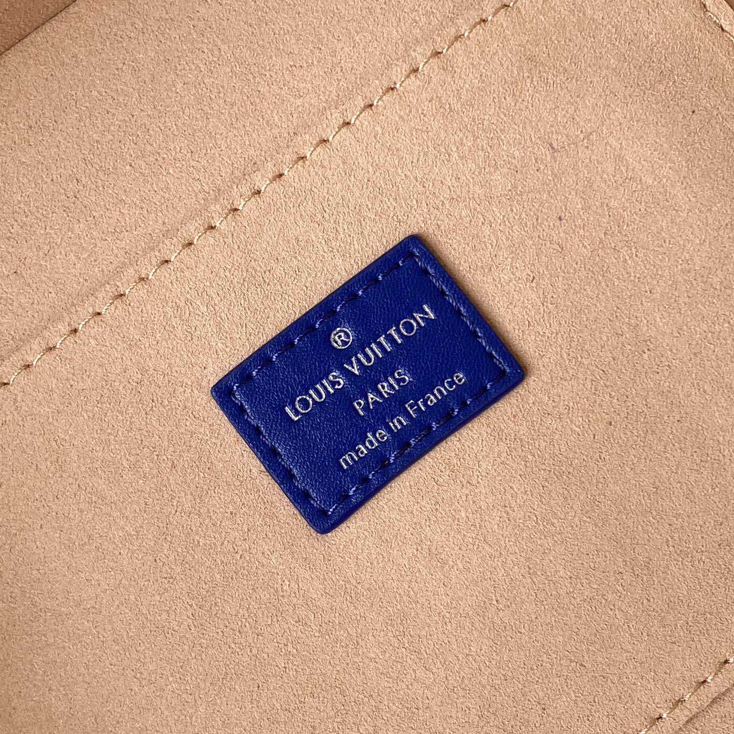 Louis Vuitton Shopper Clutch  M14028 - PerfectKickZ