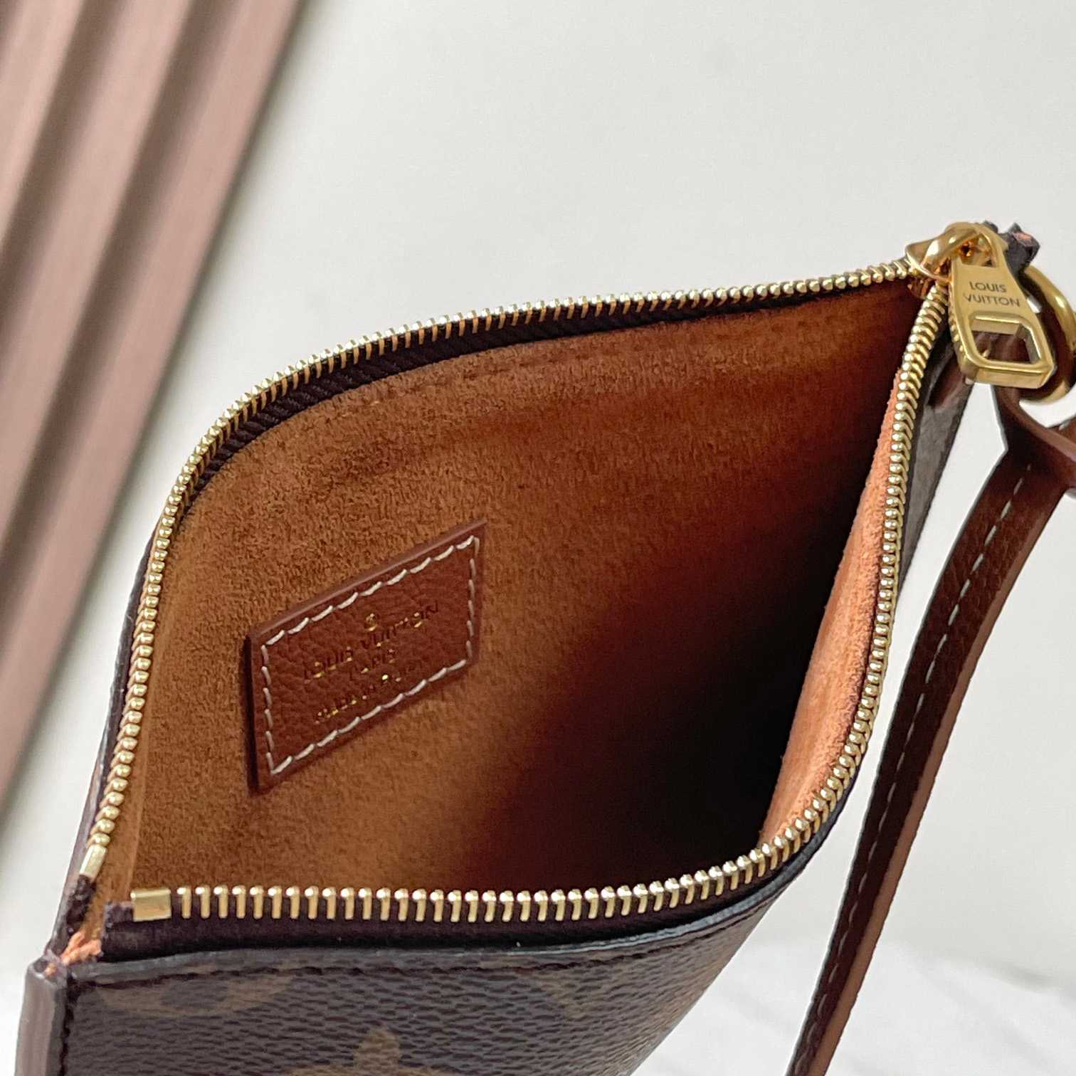 Louis Vuitton Low Key Cabas MM  M25342 - PerfectKickZ