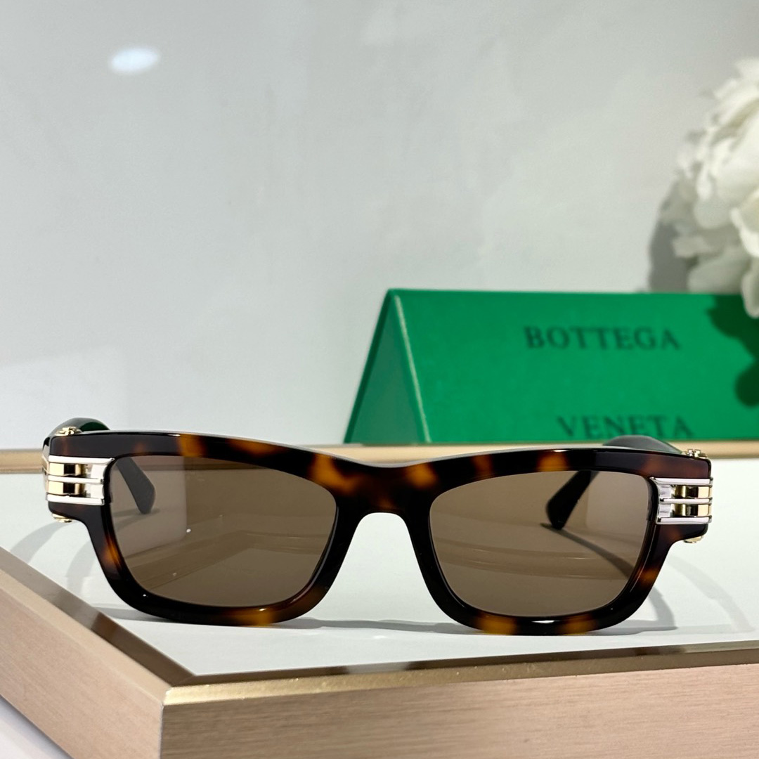 Bottega Veneta Bolt Squared Sunglasses - PerfectKickZ