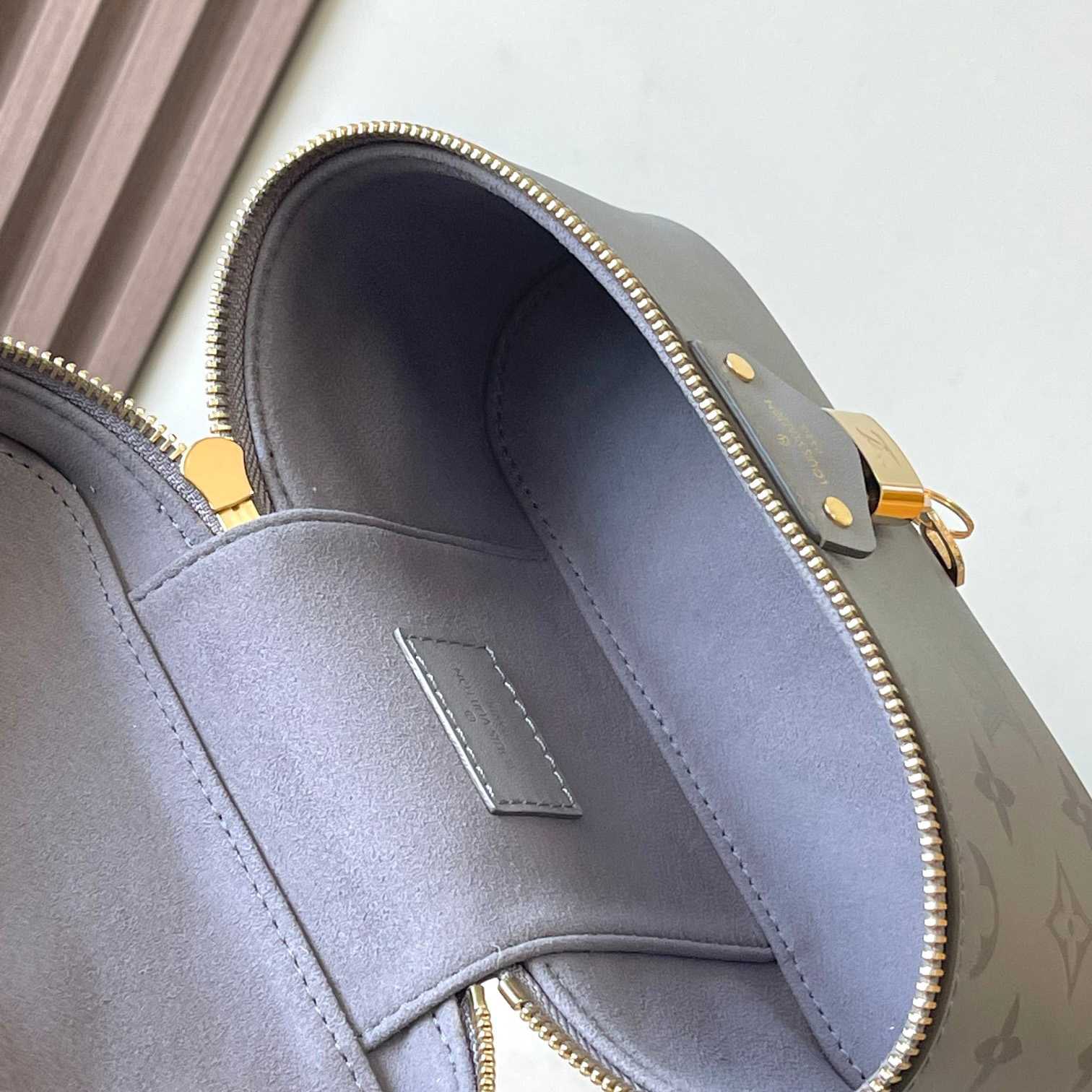 Louis Vuitton Vanity Chain Pouch    M12427 - PerfectKickZ