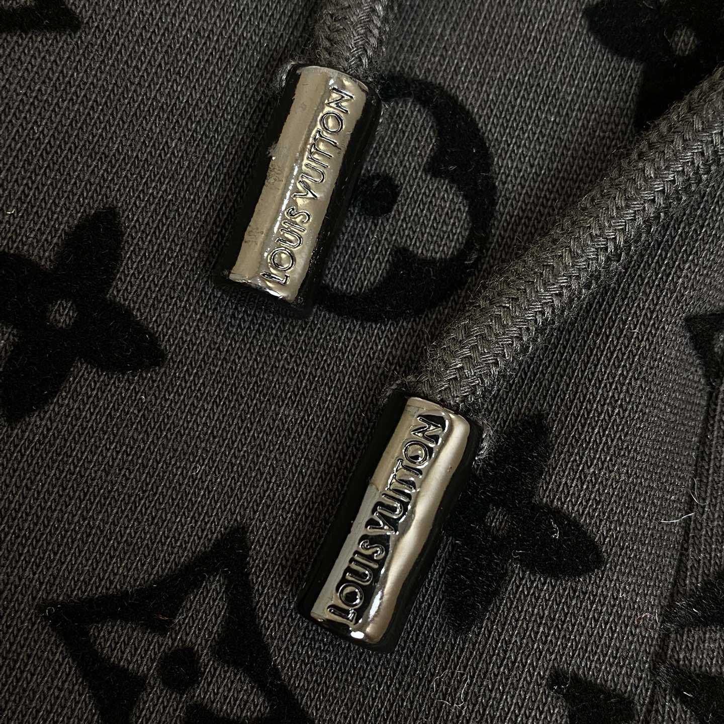 Louis Vuitton Graphic Jacquard Knitted Shorts  1AHC59 - PerfectKickZ