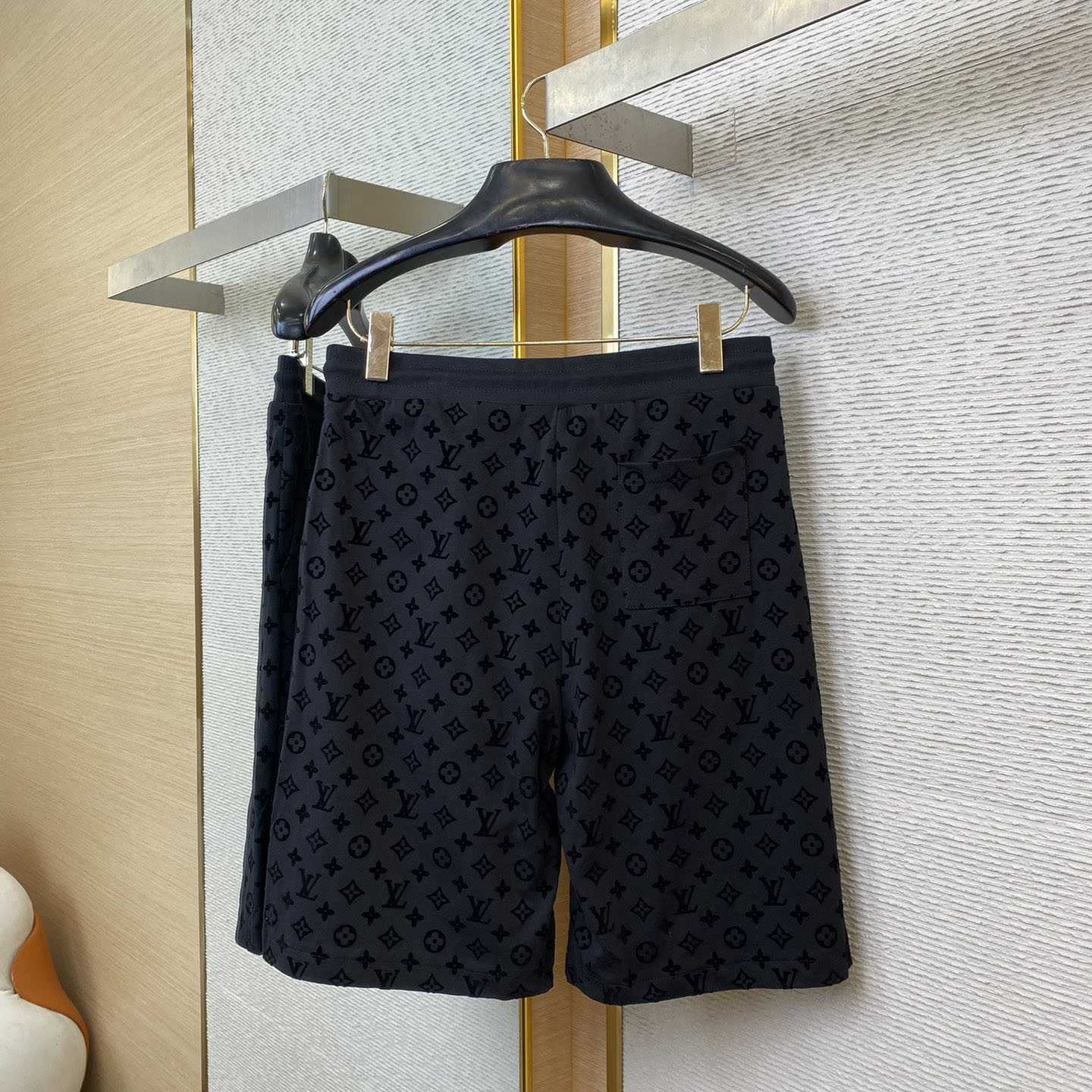 Louis Vuitton Graphic Jacquard Knitted Shorts  1AHC59 - 