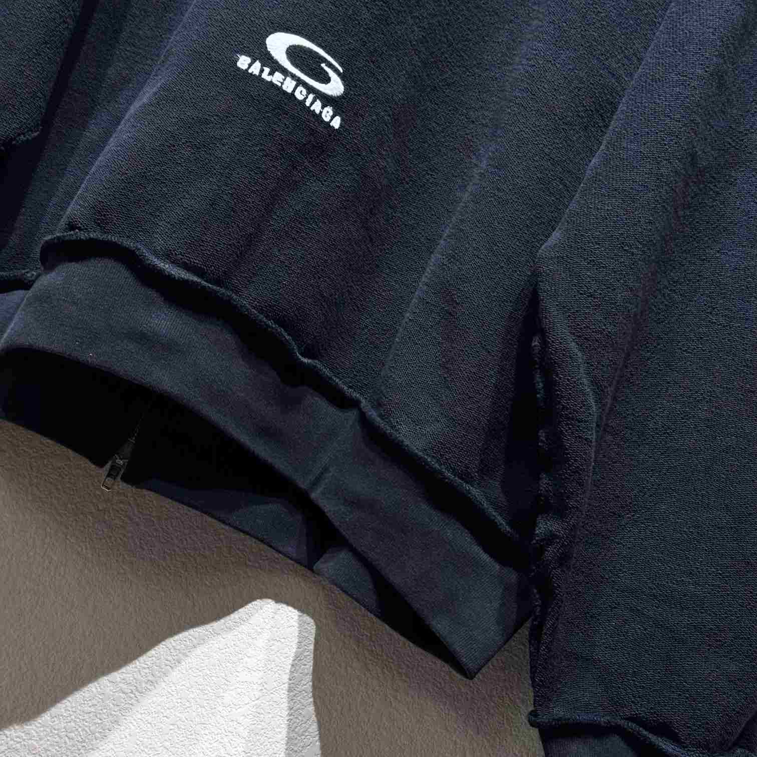 Balenciaga logo-print Hoodie - PerfectKickZ