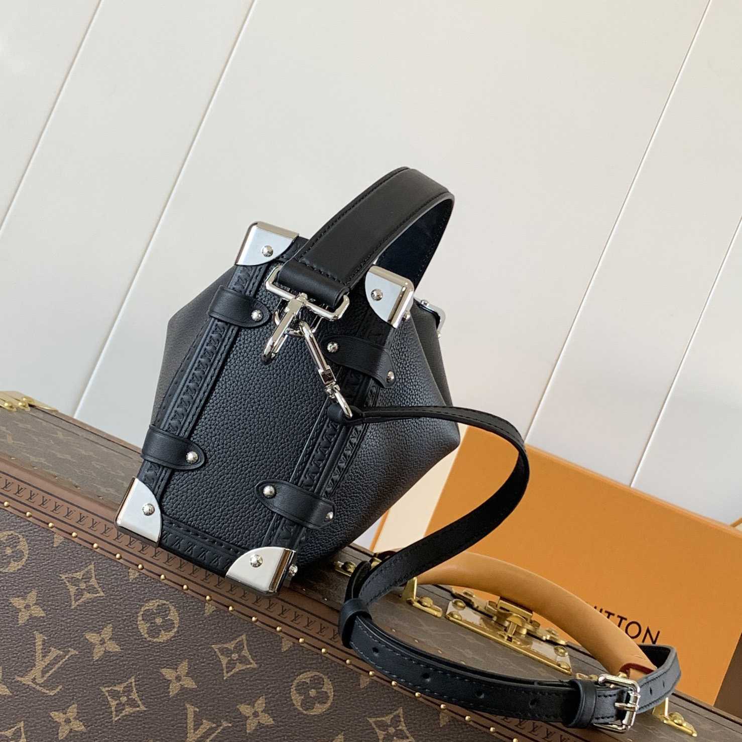 Louis Vuitton Side Trunk MM   M25160 - PerfectKickZ