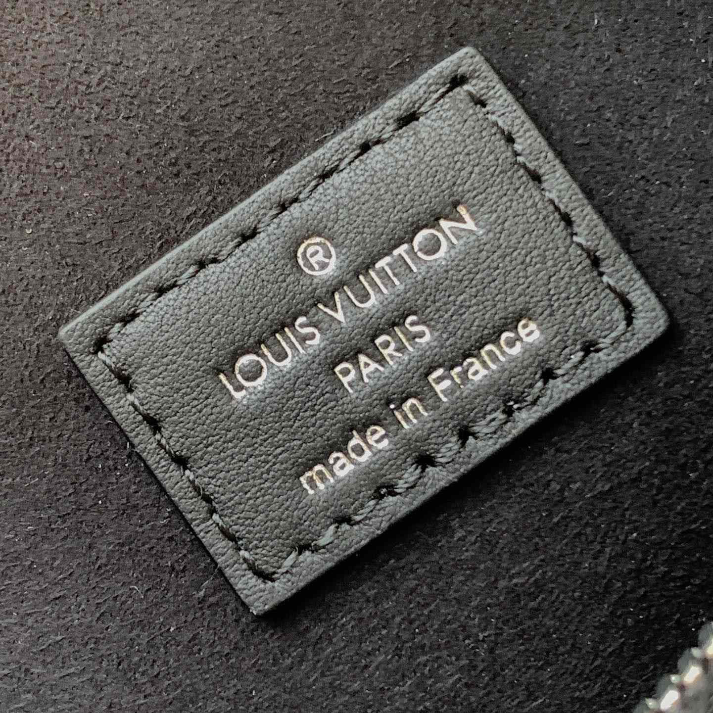 Louis Vuitton Side Trunk MM   M25160 - PerfectKickZ