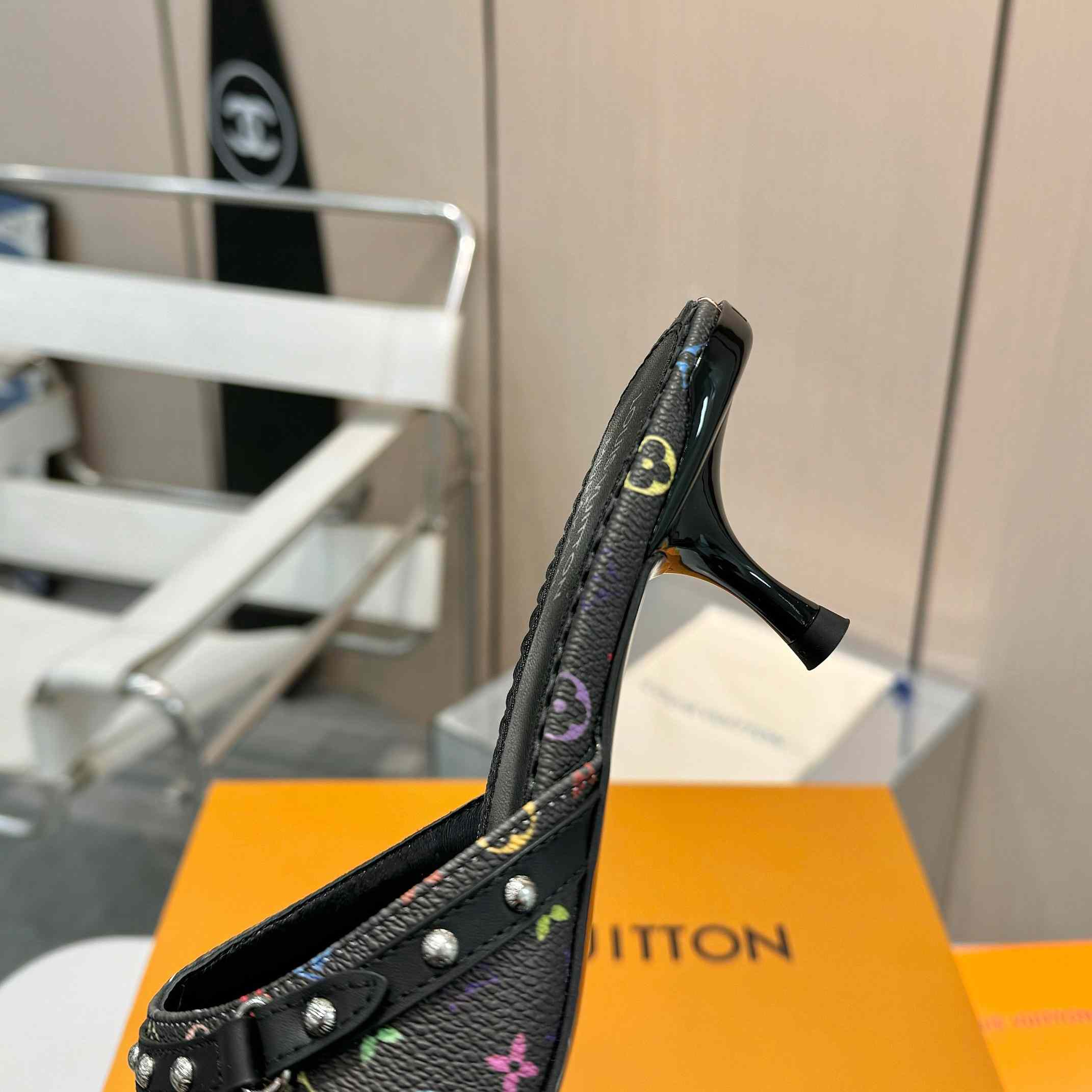 Louis Vuitton LV x TM 6AM Mule    - 