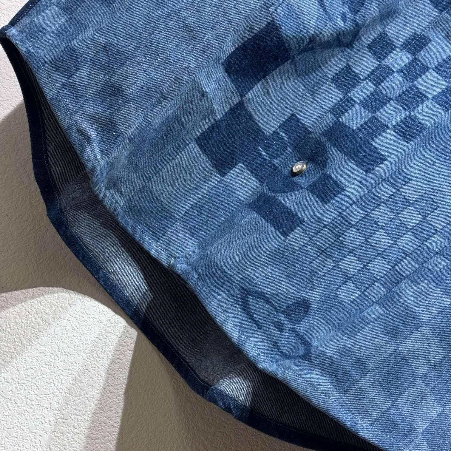 Louis Vuitton Printed Short-Sleeved Denim Shirt   1AFVQL - PerfectKickZ